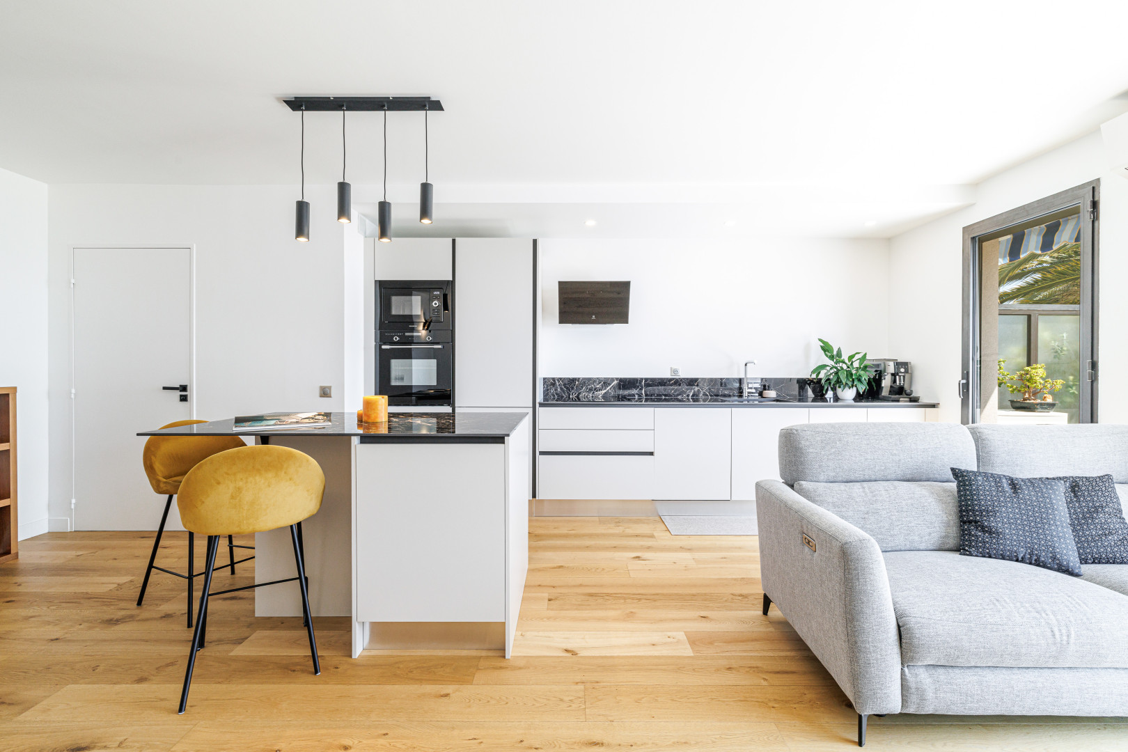 
                                                Vente
                                                 Nice - Lanterne -Magnifique 3 pièces en dernier étage avec terrasse