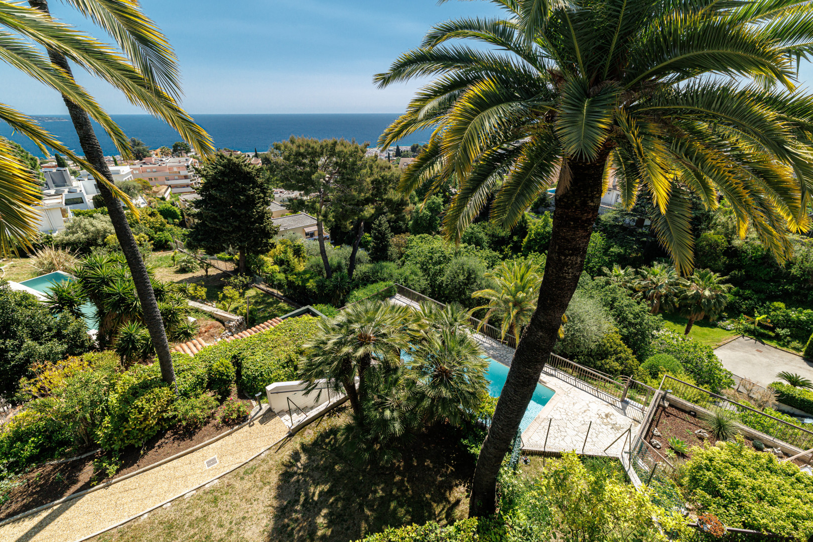 
                                                Vente
                                                 Nice - Lanterne -Magnifique 3 pièces en dernier étage avec terrasse