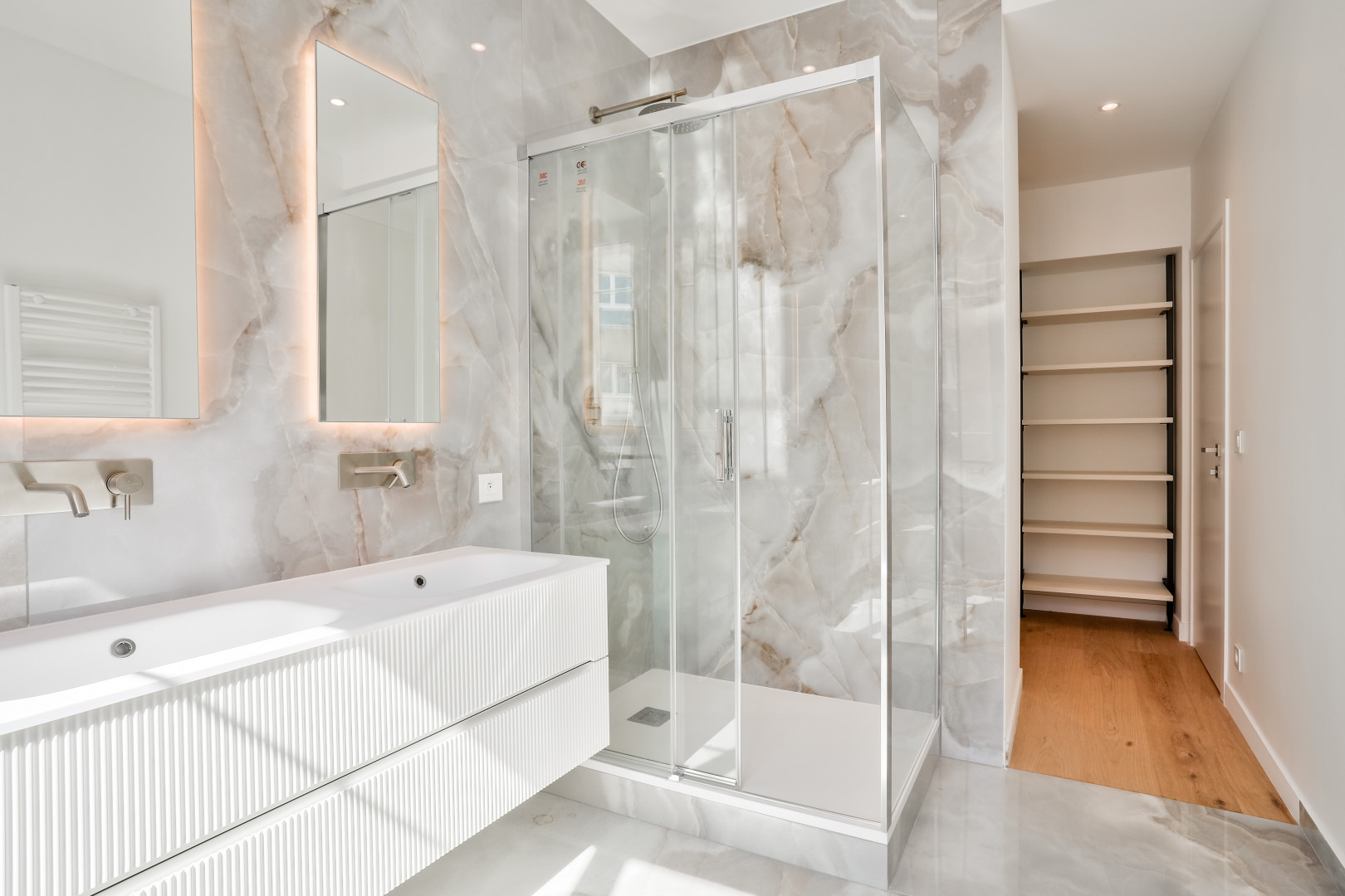 
                                                Vente
                                                 Nice - Le Port - Grand 5 pièces de 136 m²