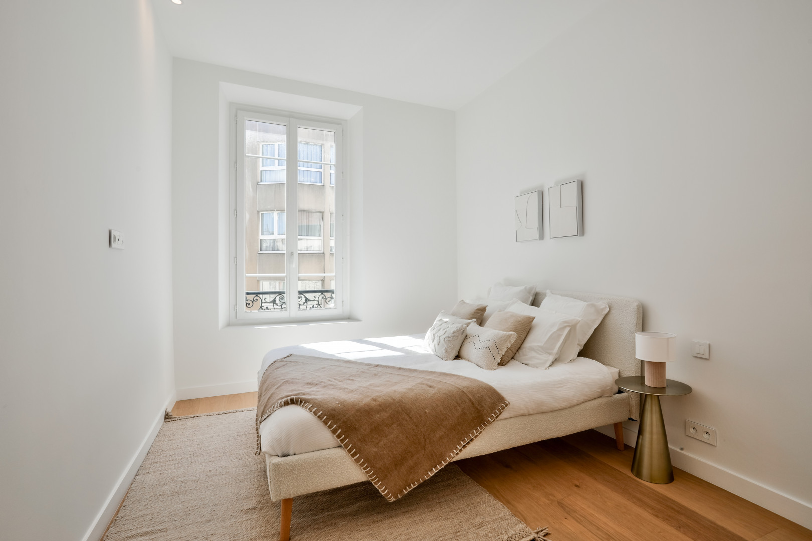 
                                                Vente
                                                 Nice - Le Port - Grand 5 pièces de 136 m²