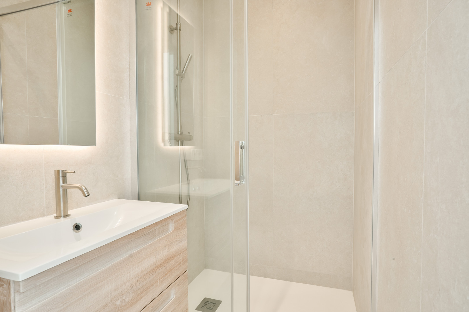 
                                                Vente
                                                 Nice - Le Port - Grand 5 pièces de 136 m²