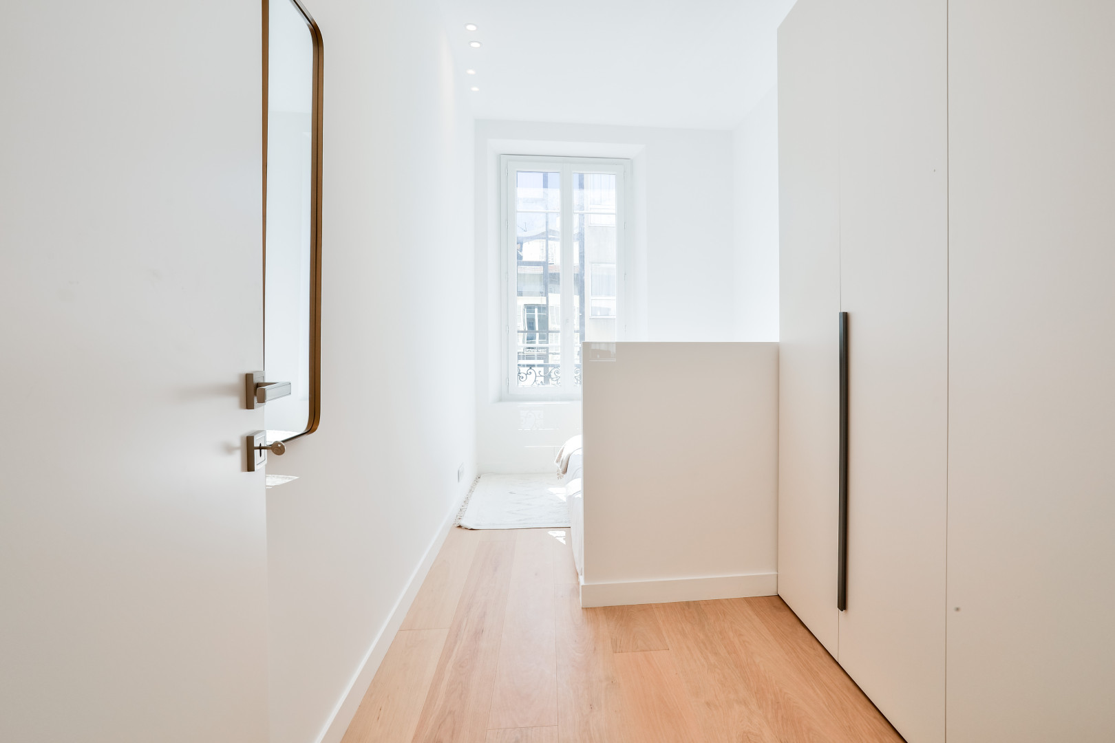 
                                                Vente
                                                 Nice - Le Port - Grand 5 pièces de 136 m² en étage élevé et entièrement rénové