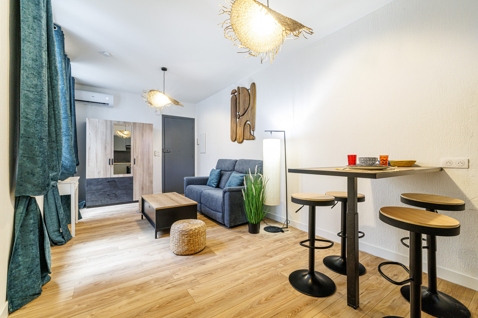 
                                                Location
                                                 NICE / LIBERATION - Appartement 2 pièces MEUBLE à louer