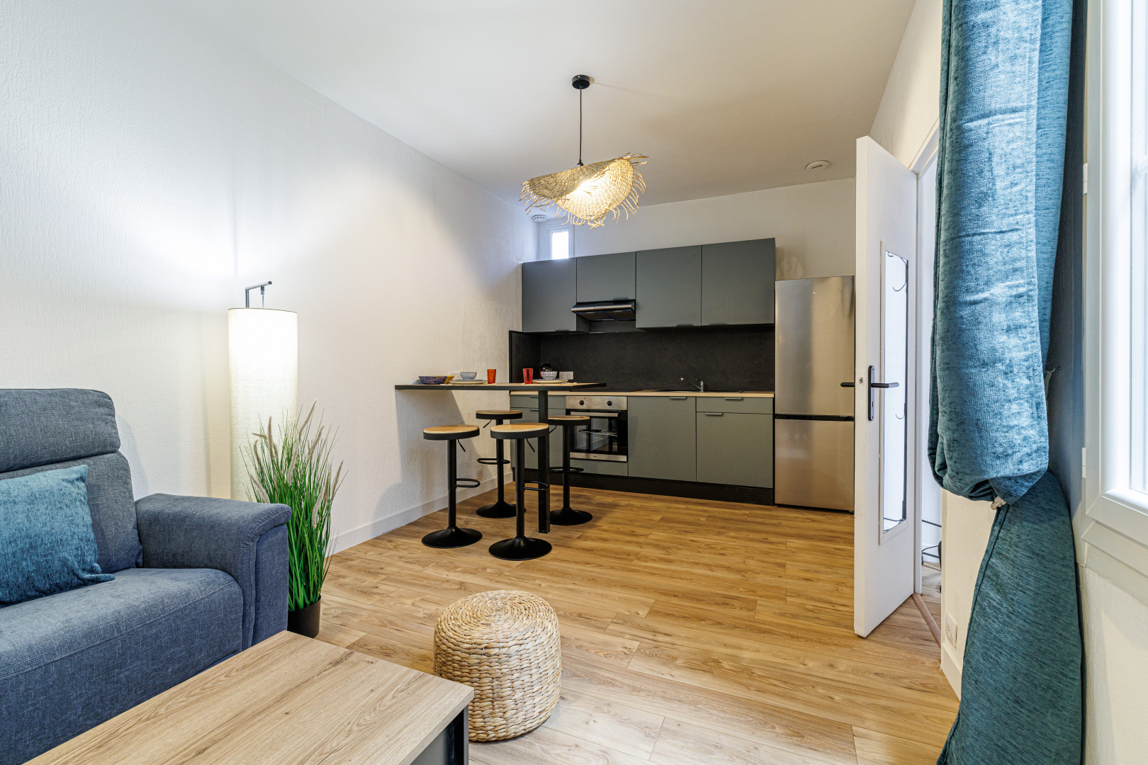 
                                                Location
                                                 NICE / LIBERATION - Appartement 2 pièces MEUBLE à louer