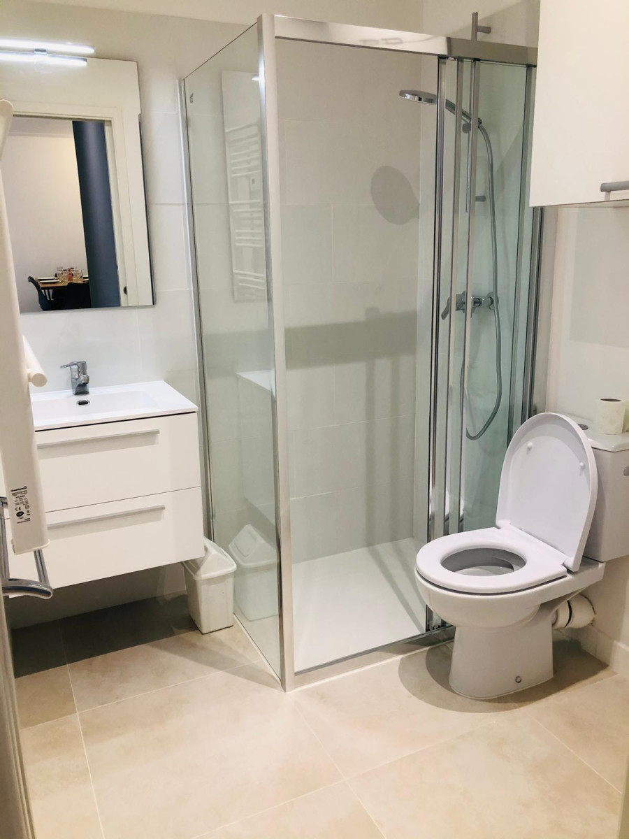 
                                                Vente
                                                 NICE / LIBERATION - Appartement de type 2 pièces avec balcon