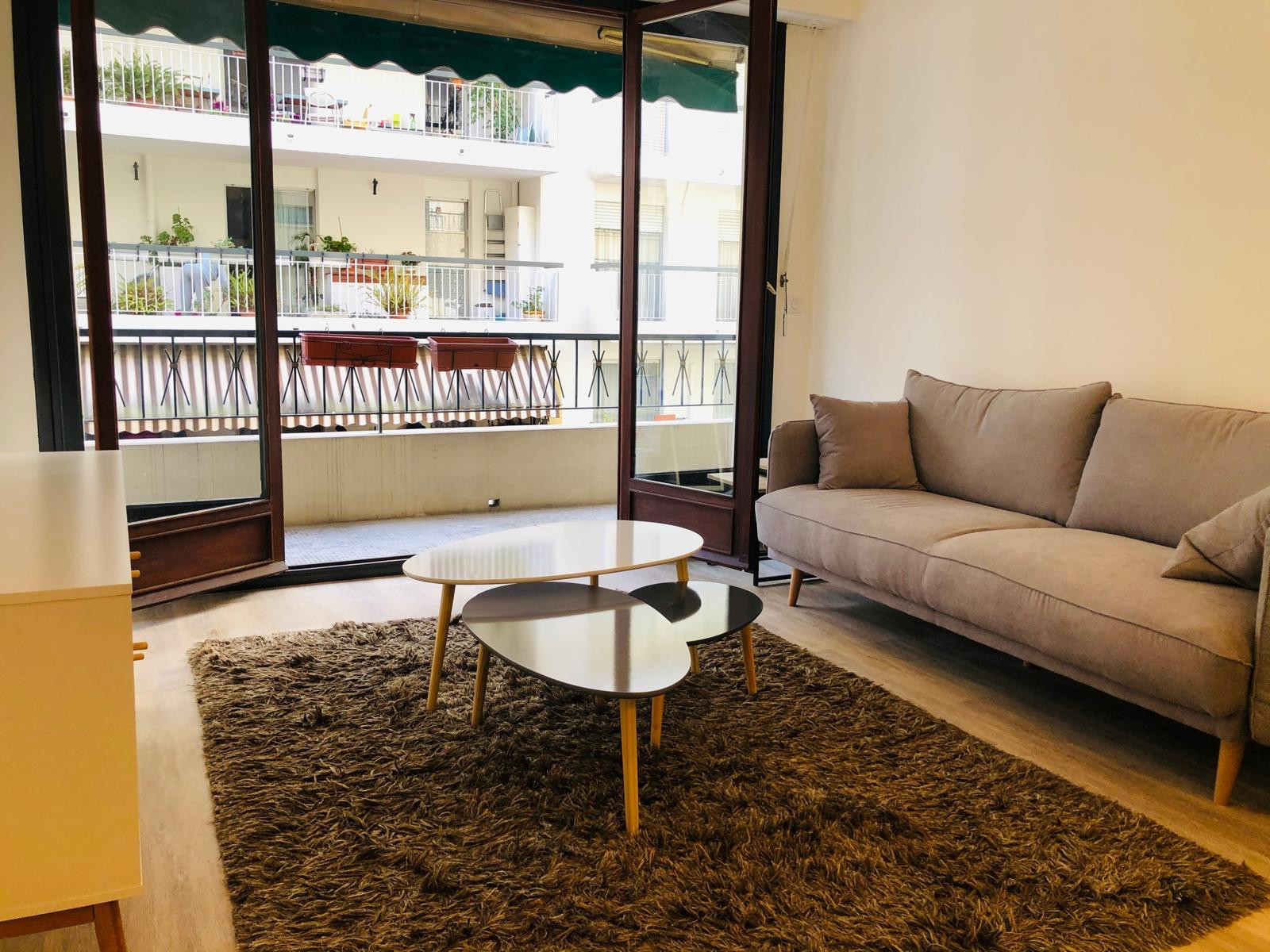 
                                                Vente
                                                 NICE / LIBERATION - Appartement de type 2 pièces avec balcon