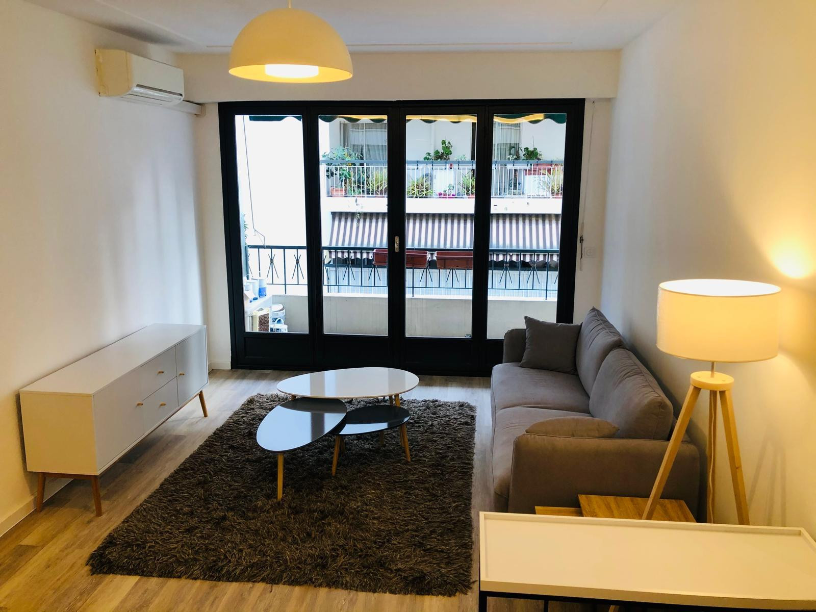 
                                                Vente
                                                 NICE / LIBERATION - Appartement de type 2 pièces avec balcon