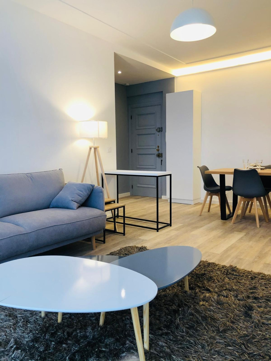 
                                                Vente
                                                 NICE / LIBERATION - Appartement de type 2 pièces avec balcon