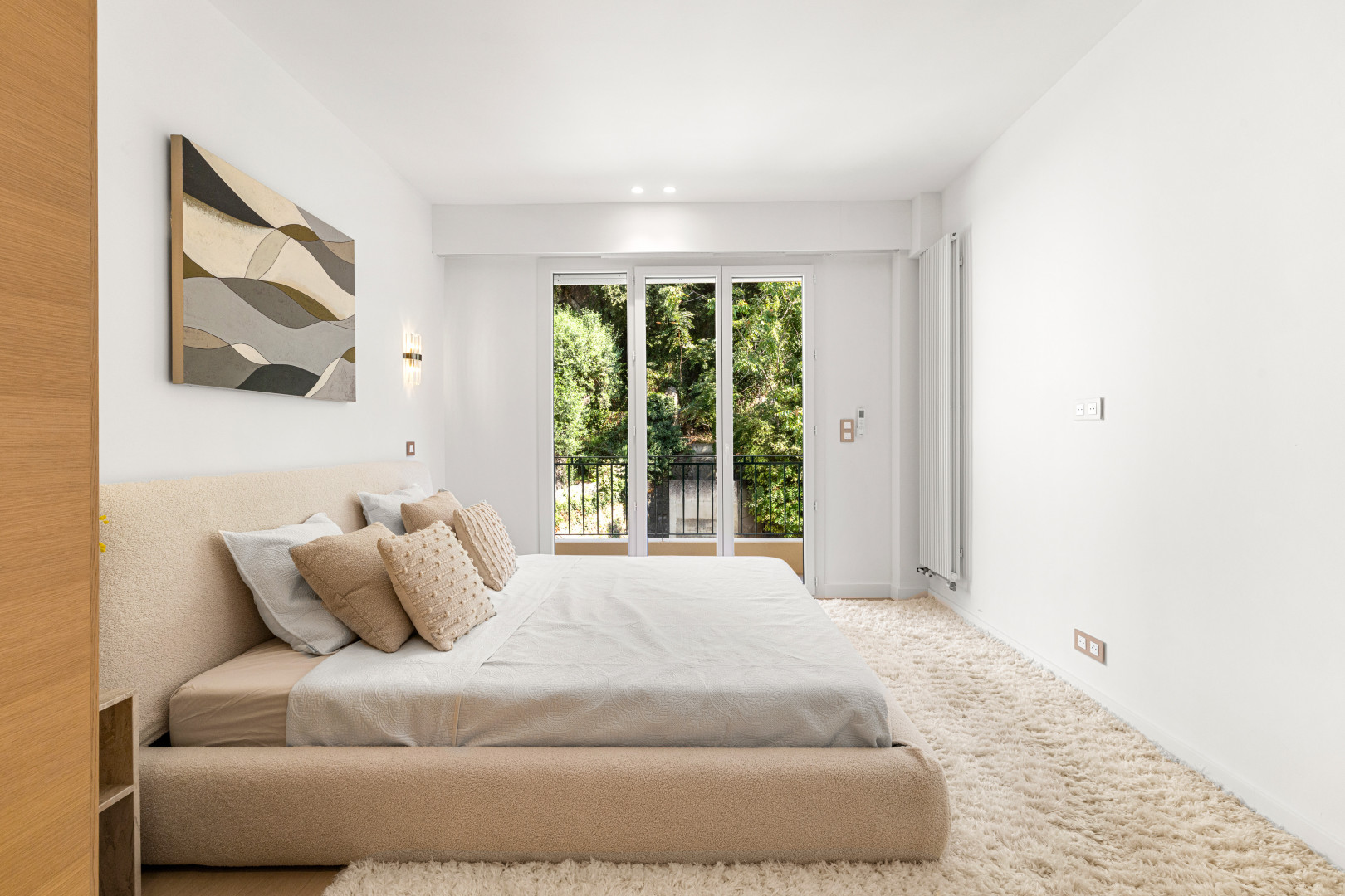 
                                                Vente
                                                 Nice - Mont Alban - Grand 3 pièces de 89,05 m² entièrement rénové avec terrasse, garage et vue mer