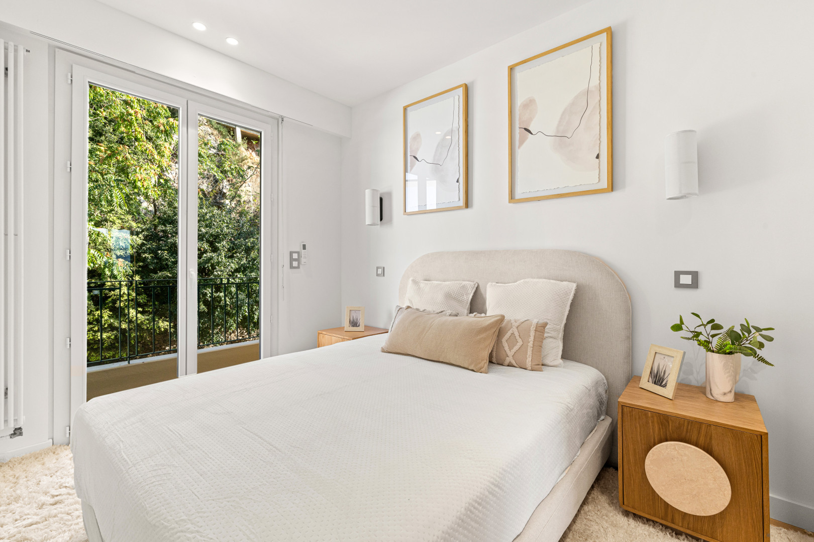 
                                                Vente
                                                 Nice - Mont Alban - Grand 3 pièces de 89,05 m² entièrement rénové avec terrasse, garage et vue mer