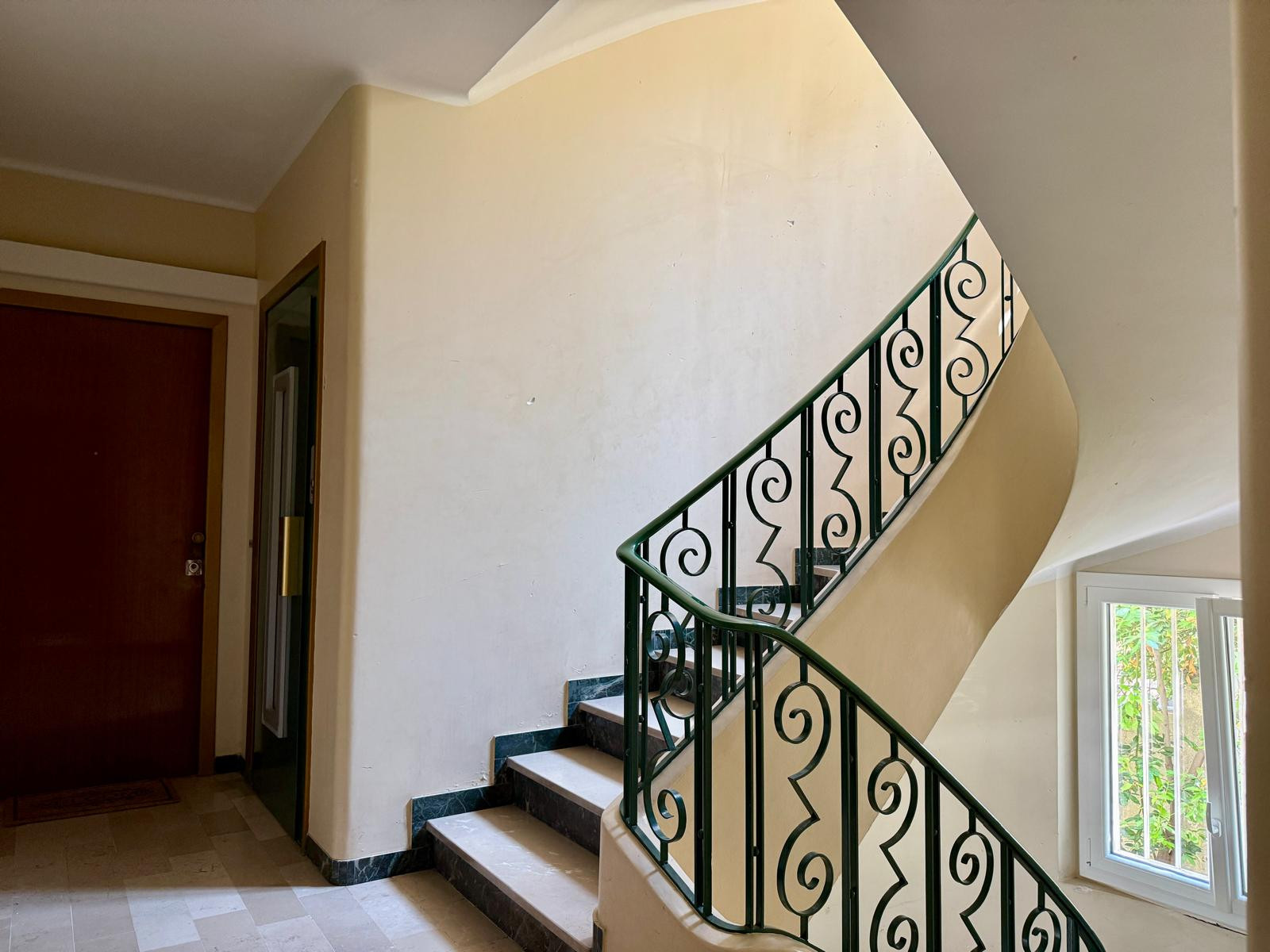 
                                                Vente
                                                 Nice Mont Boron - 3 pièces refait à neuf avec Vue Mer