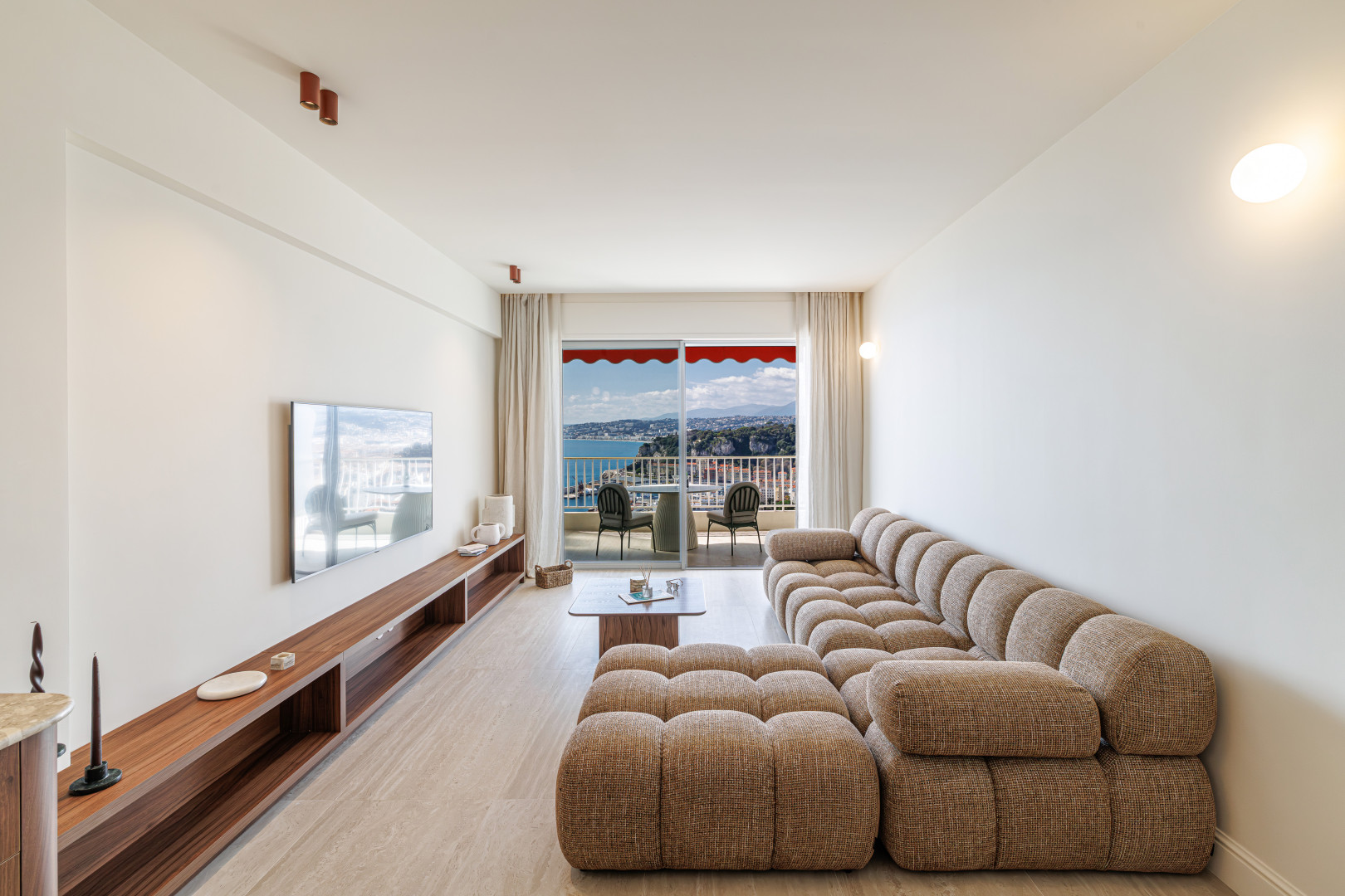 
                                                Vente
                                                 Nice - Mont Boron - Magnifique 3 pièces de 75 m² avec terrasse et vue panoramique.