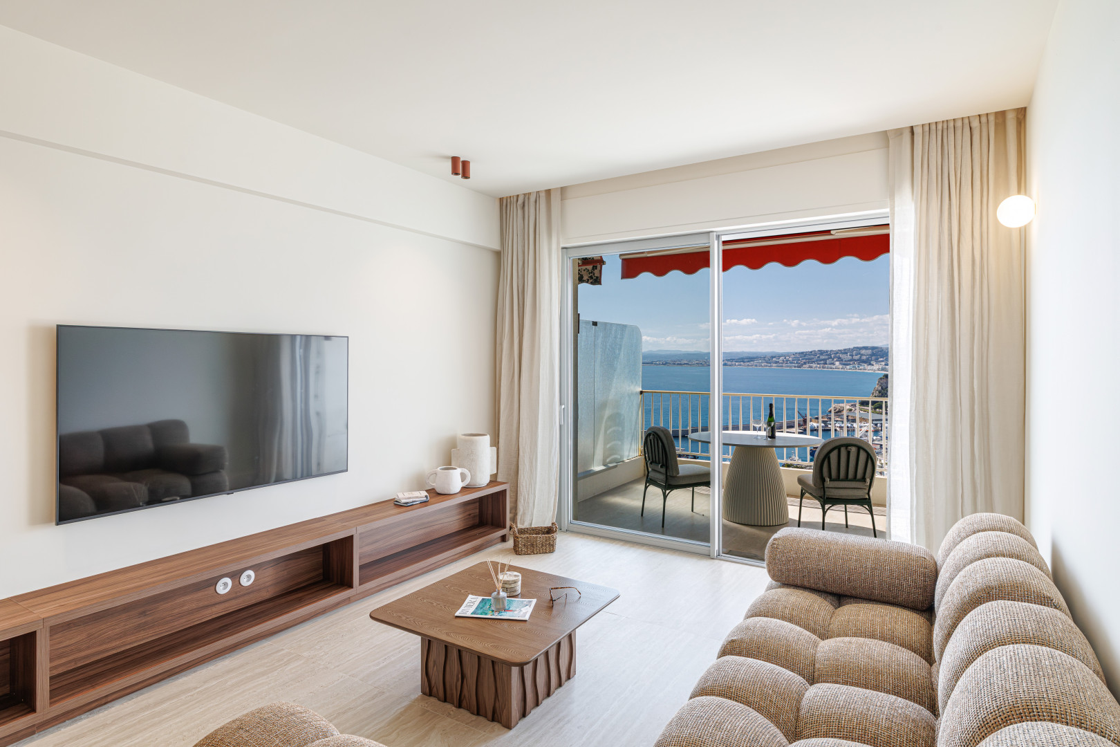 
                                                Vente
                                                 Nice - Mont Boron - Magnifique 3 pièces de 75 m² avec terrasse et vue panoramique.