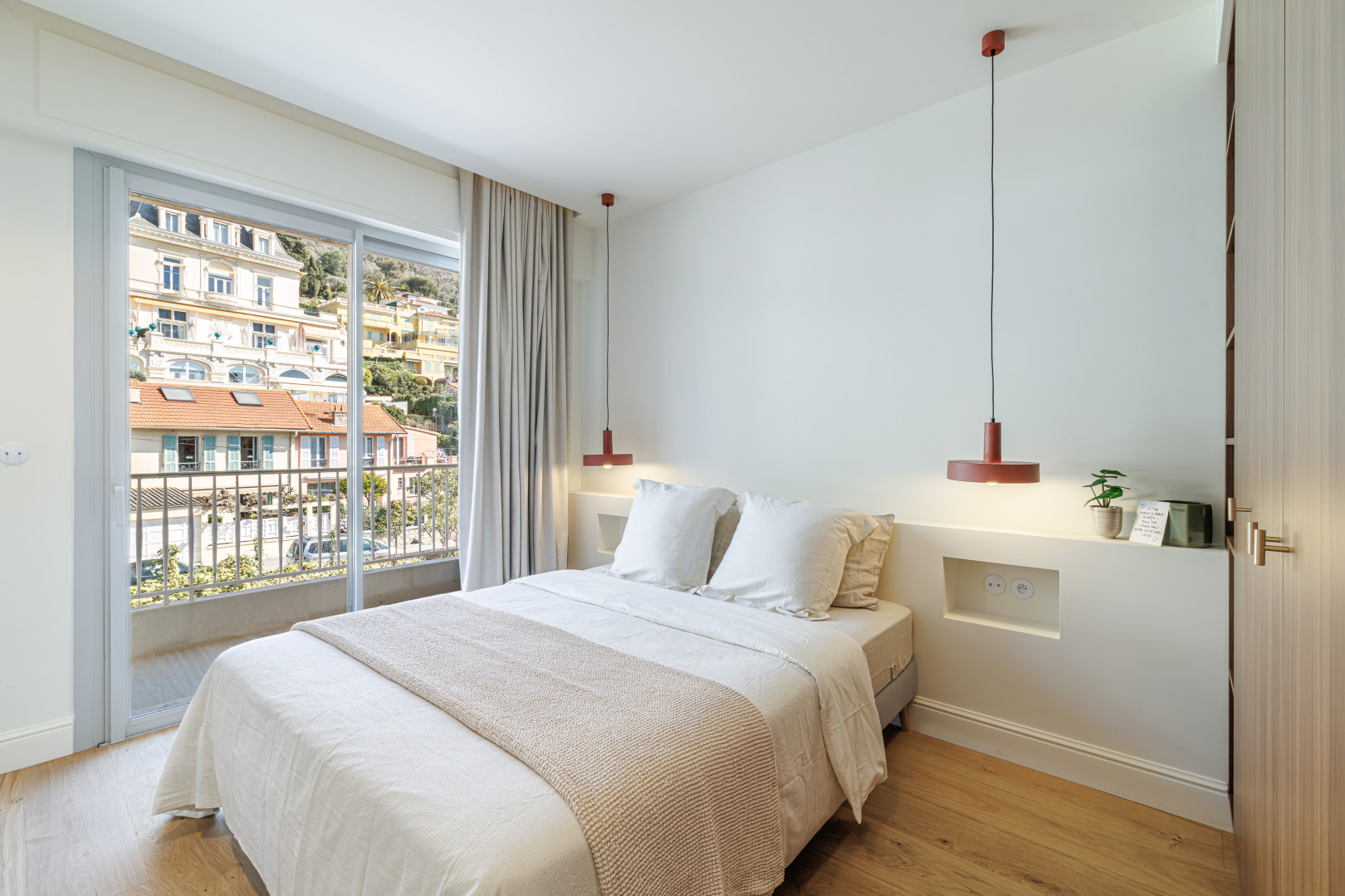 
                                                Vente
                                                 Nice - Mont Boron - Magnifique 3 pièces de 75 m² avec terrasse et vue panoramique.