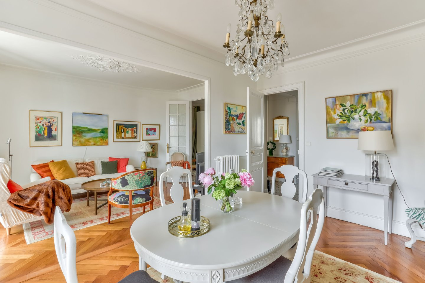 
                                                Vente
                                                 Nice Musiciens  : Appartement de charme en dernier étage dans Palais bourgeois