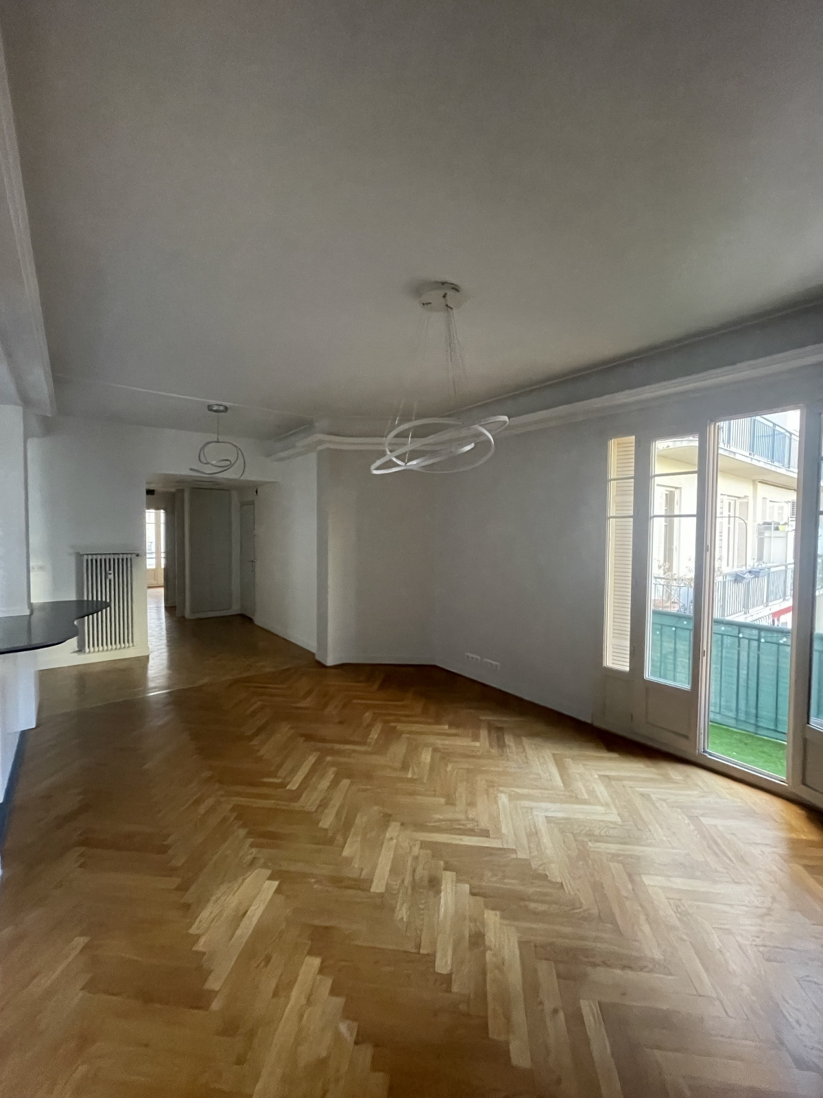 
                                                Location
                                                 NICE / MUSICIENS - Appartement de type 3 pièces MEUBLE avec cave en sous-sol