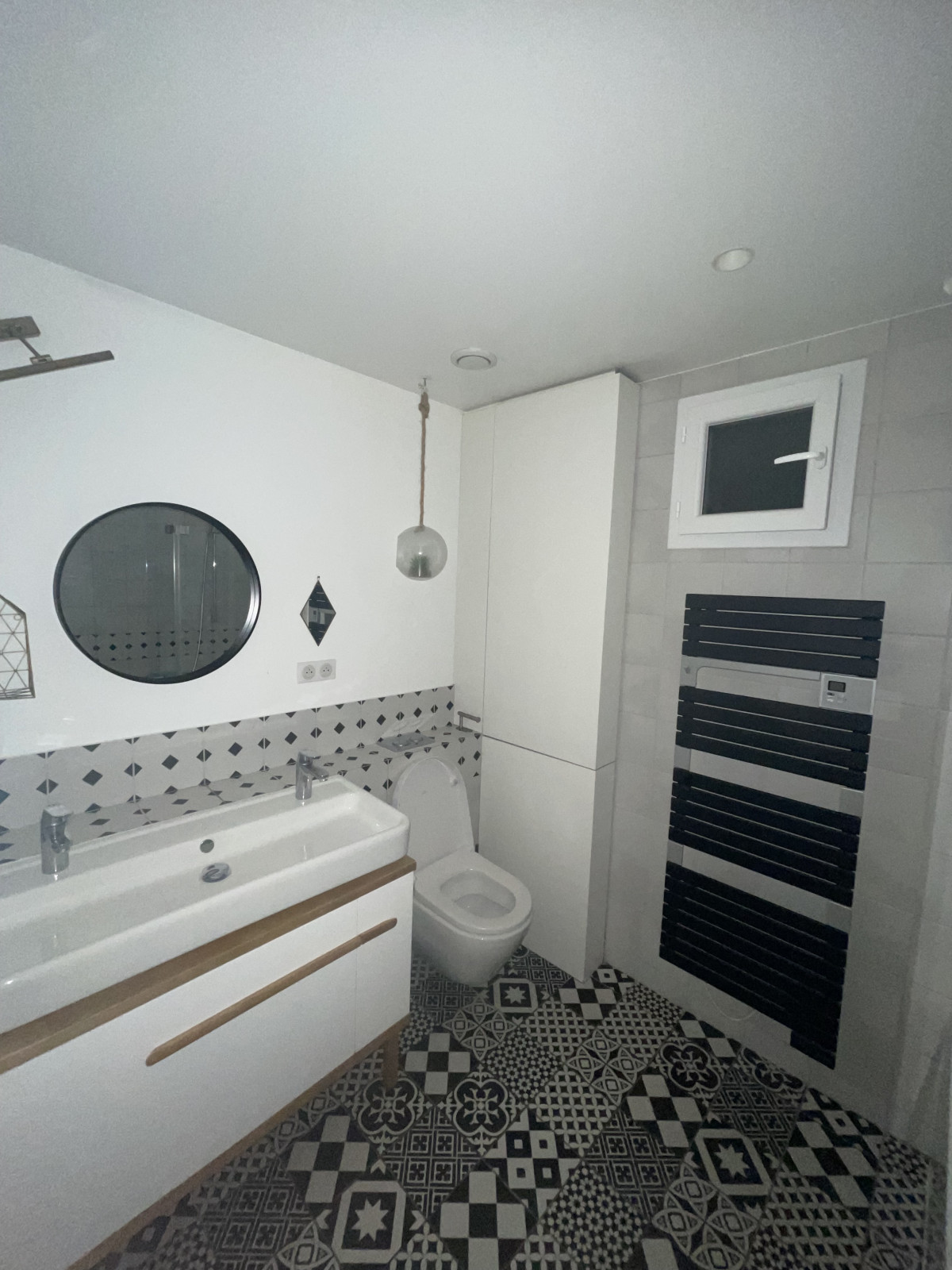 
                                                Location
                                                 NICE / MUSICIENS - Appartement de type 3 pièces MEUBLE avec cave en sous-sol