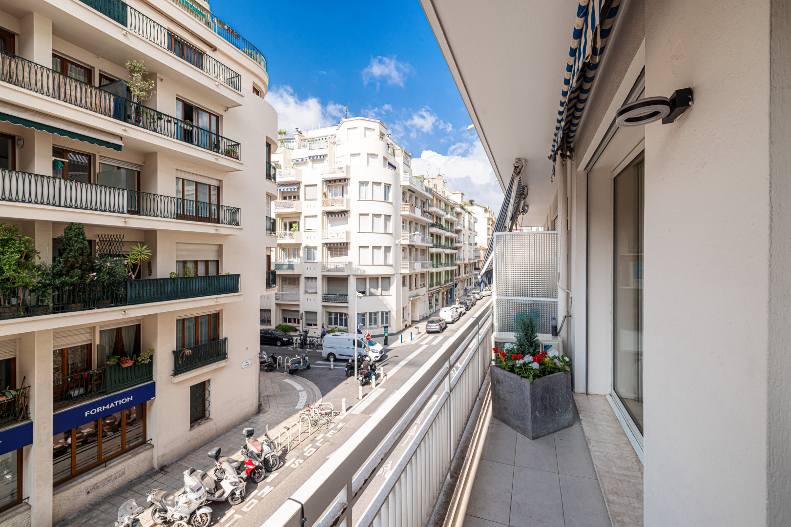 
                                                Vente
                                                 NICE - Musiciens - Bel appartement 3 pièces rénové en plein cœur des Musiciens