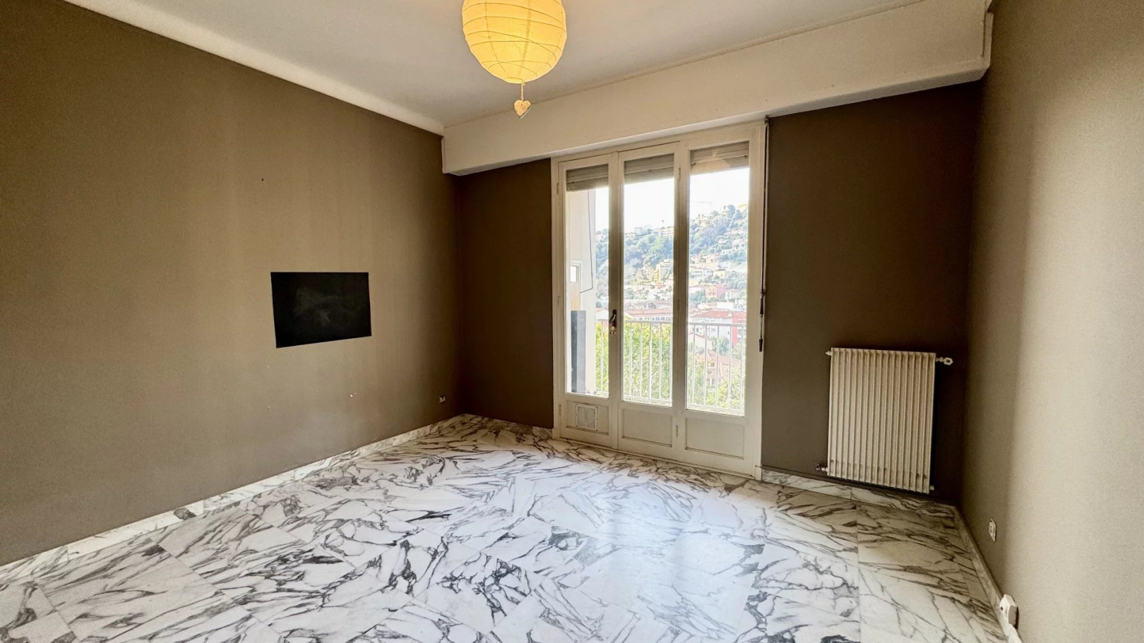
                                                Vente
                                                 NICE NORD - APPARTEMENT 2 PIECES - TERRASSE VUE DEGAGEE