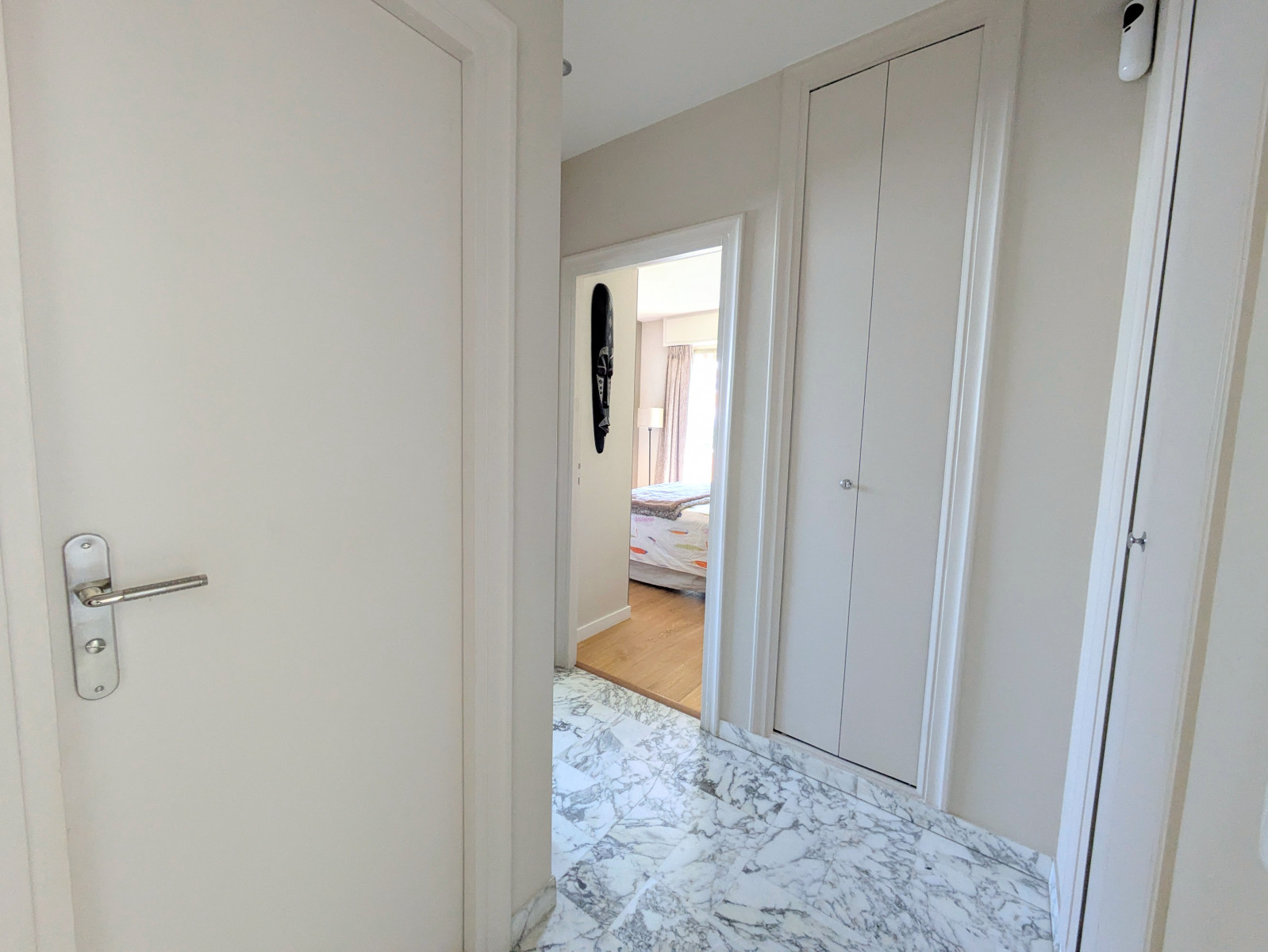 
                                                Vente
                                                 Nice Ouest Grand 3 pièces Vue Mer au calme