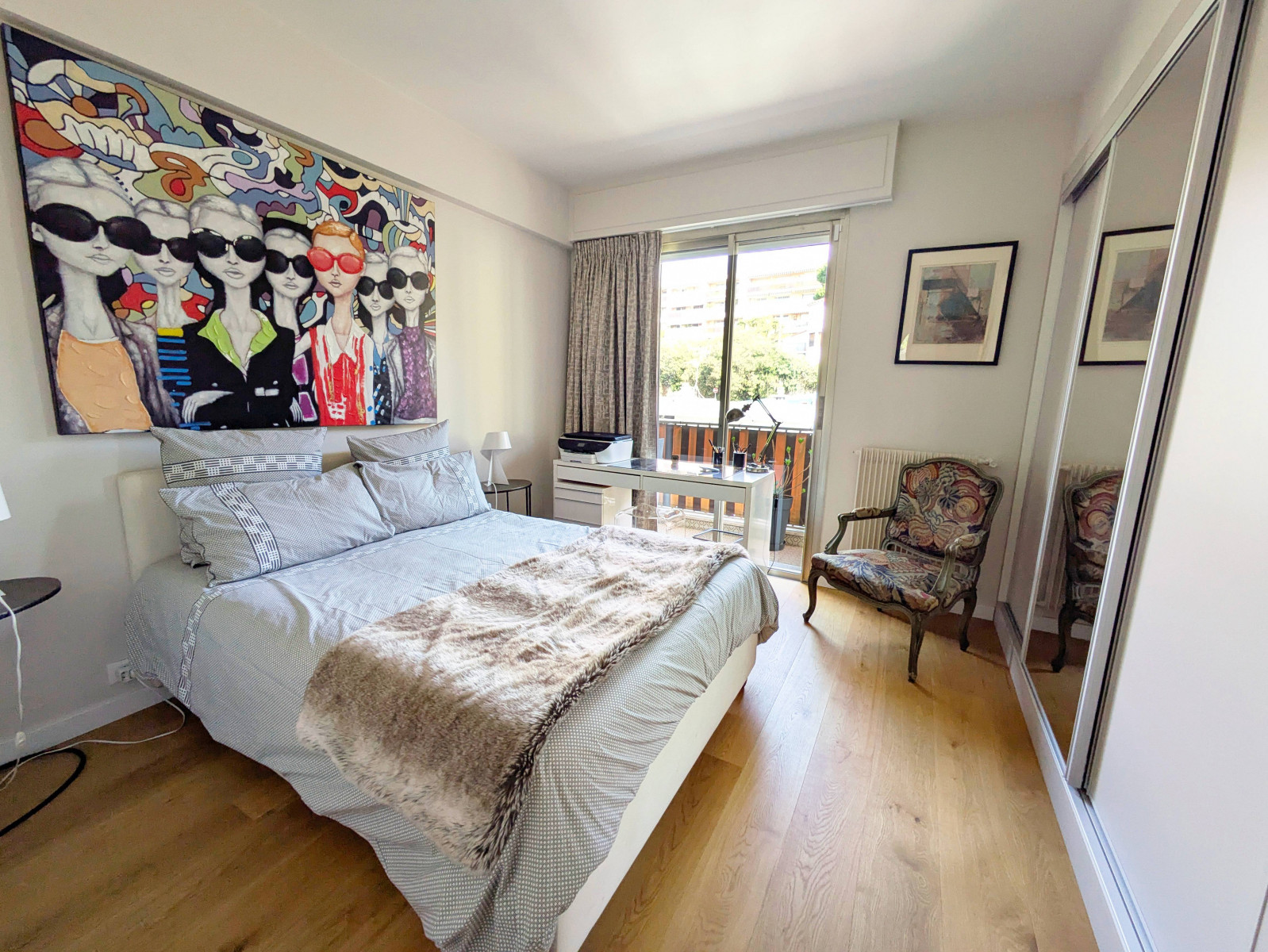 
                                                Vente
                                                 Nice Ouest Grand 3 pièces Vue Mer au calme