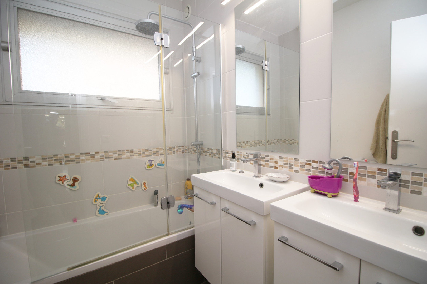 
                                                Vente
                                                 Nice Ouest Lanterne 4 pièces rénové au calme avec piscine et terrasse