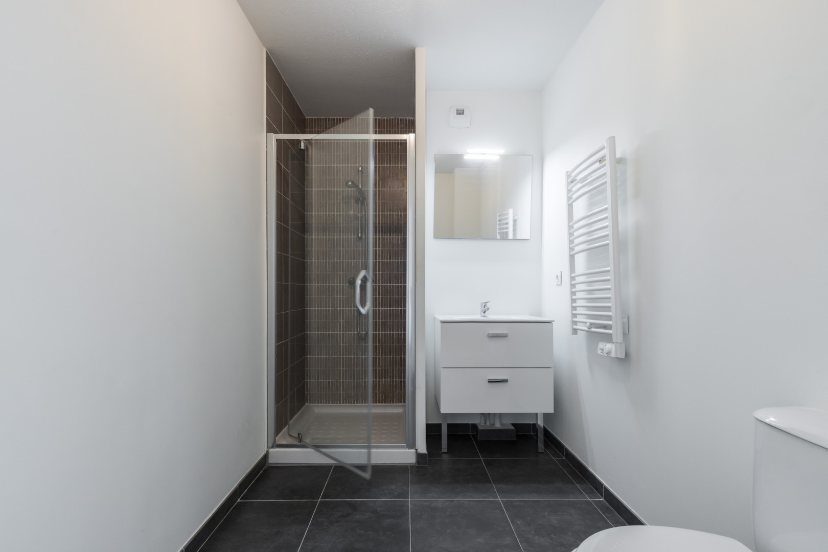 
                                                Vente
                                                 NICE / PASTEUR - Studio en dernier étage avec terrasse