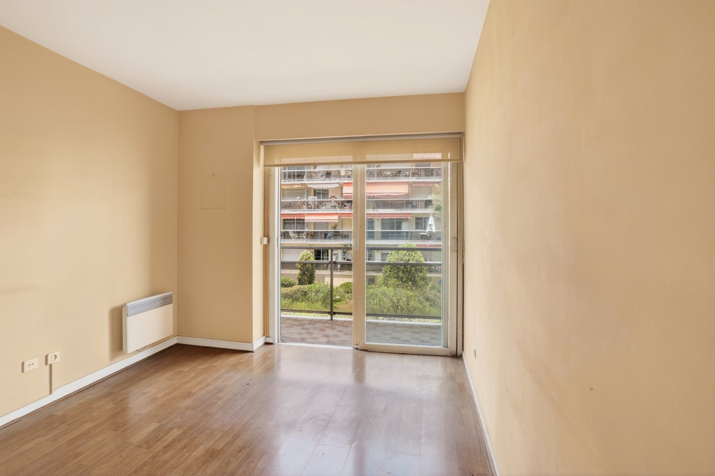 
                                                Vente
                                                 Nice - Promenade des Anglais - Appartement 3 pièces de 113 m² avec un fort potentiel d'aménagement