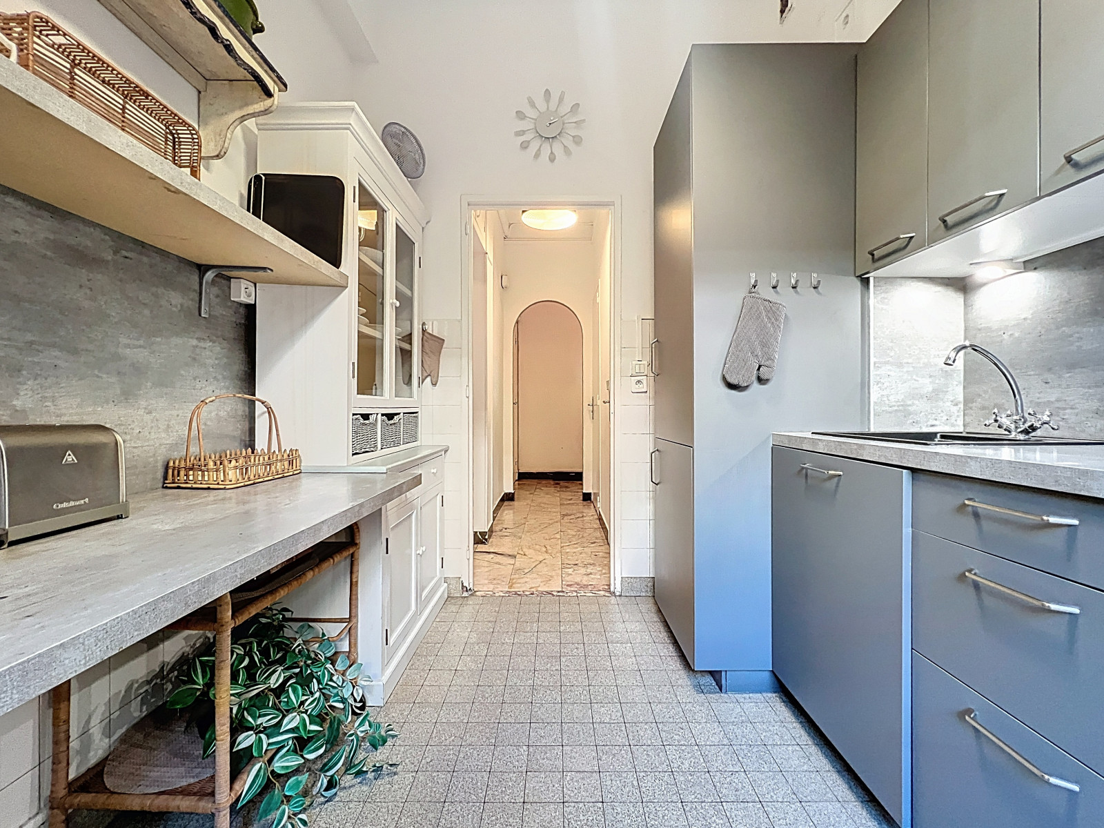 
                                                Vente
                                                 Nice Promenade des Anglais - Beau 3 pièces 72 m²