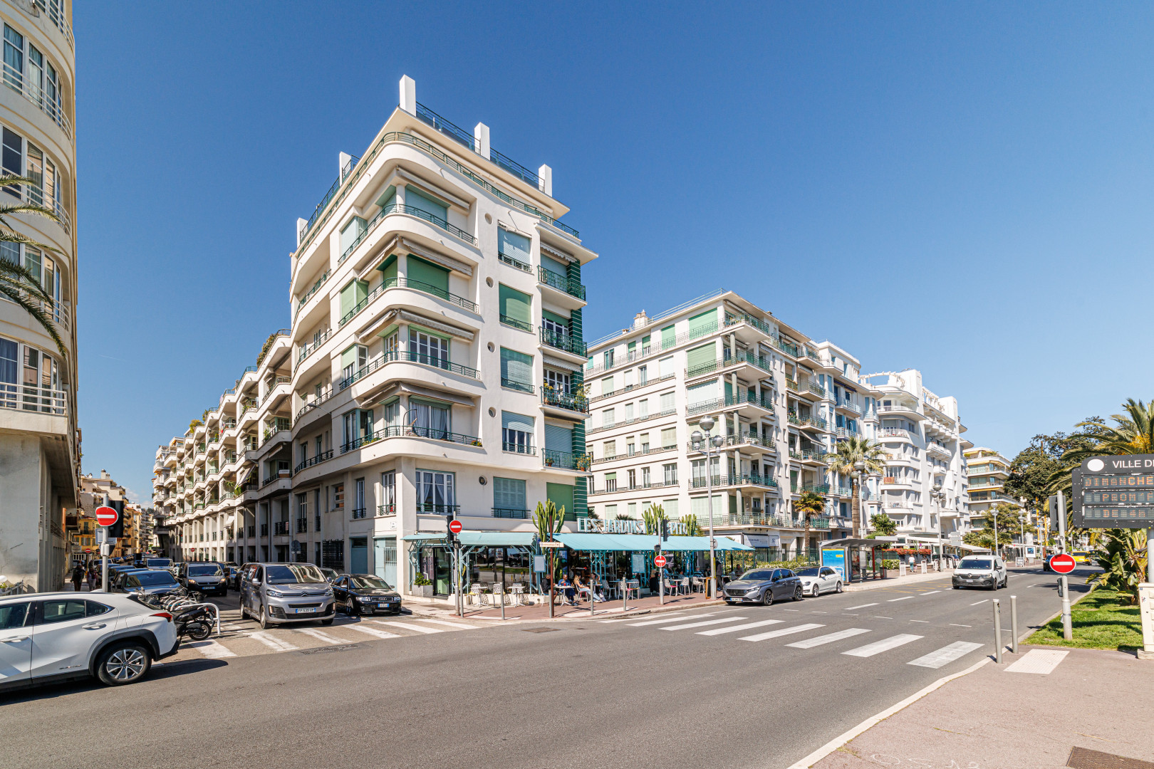 
                                                Vente
                                                 Nice - Promenade des Anglais - Magnifique 3 pièces de 59 m² avec terrasse et vue mer
