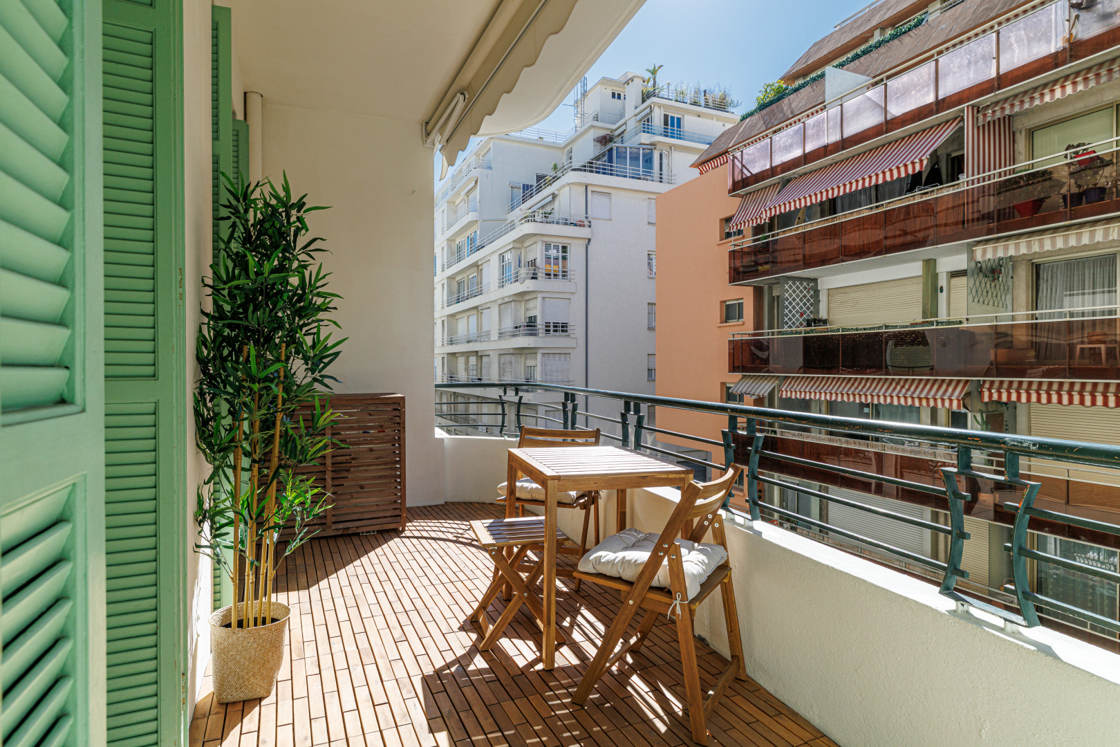 
                                                Vente
                                                 Nice - Promenade des Anglais - Magnifique 3 pièces de 59 m² avec terrasse et vue mer