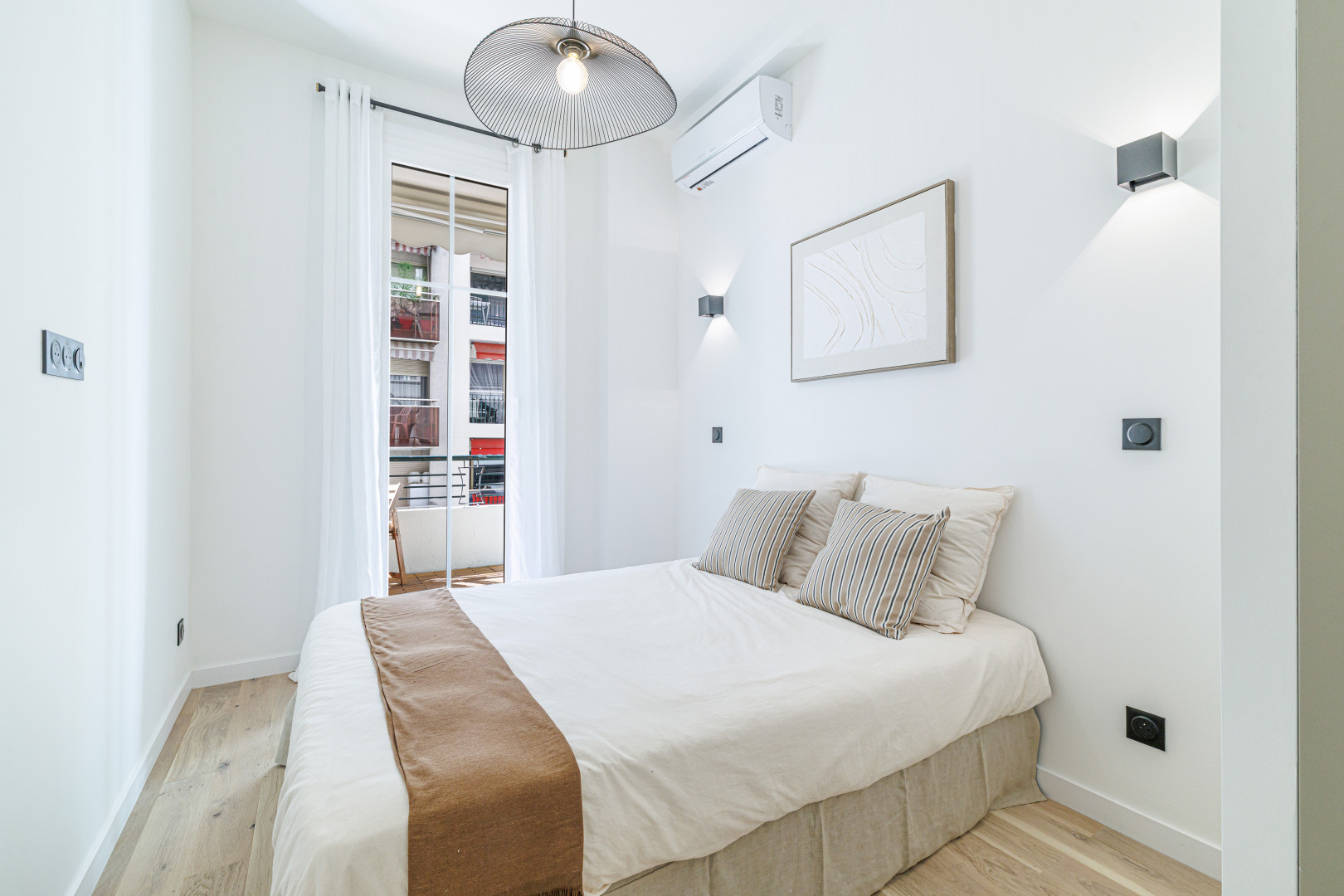 
                                                Vente
                                                 Nice - Promenade des Anglais - Magnifique 3 pièces de 59 m² avec terrasse et vue mer