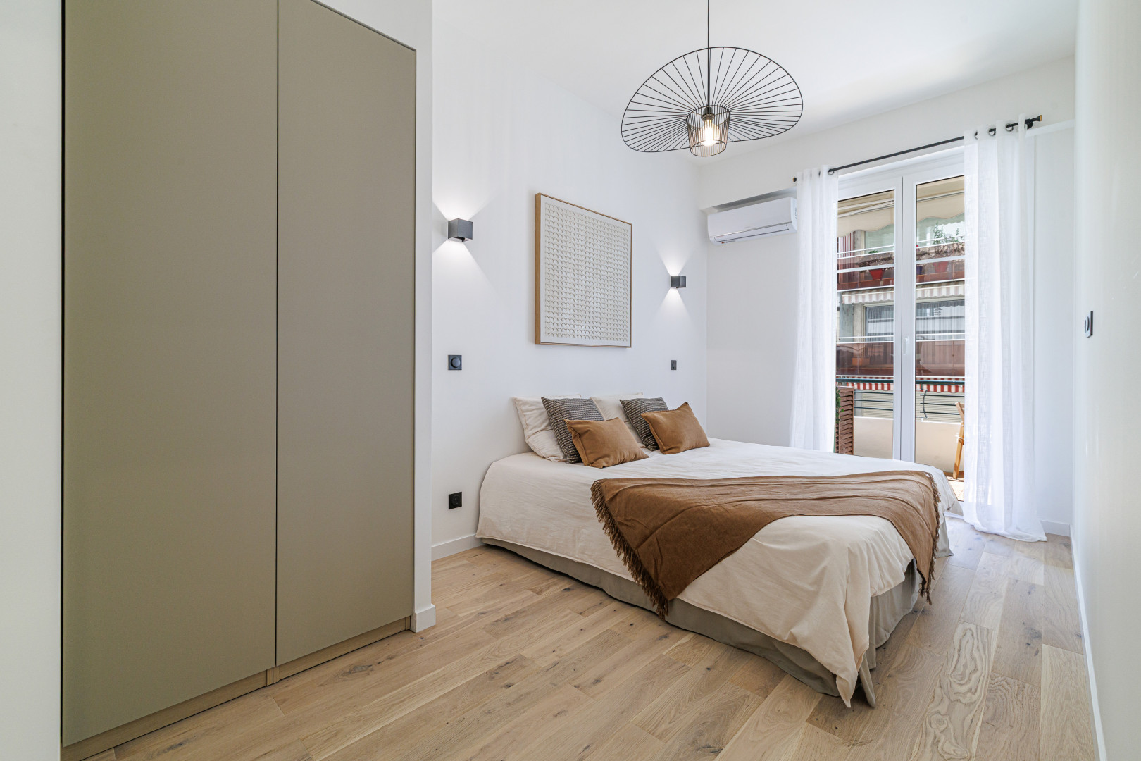 
                                                Vente
                                                 Nice - Promenade des Anglais - Magnifique 3 pièces de 59 m² avec terrasse et vue mer