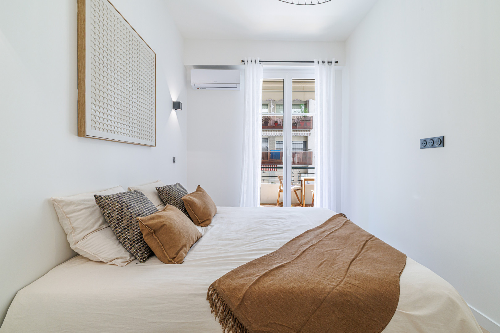 
                                                Vente
                                                 Nice - Promenade des Anglais - Magnifique 3 pièces de 59 m² avec terrasse et vue mer