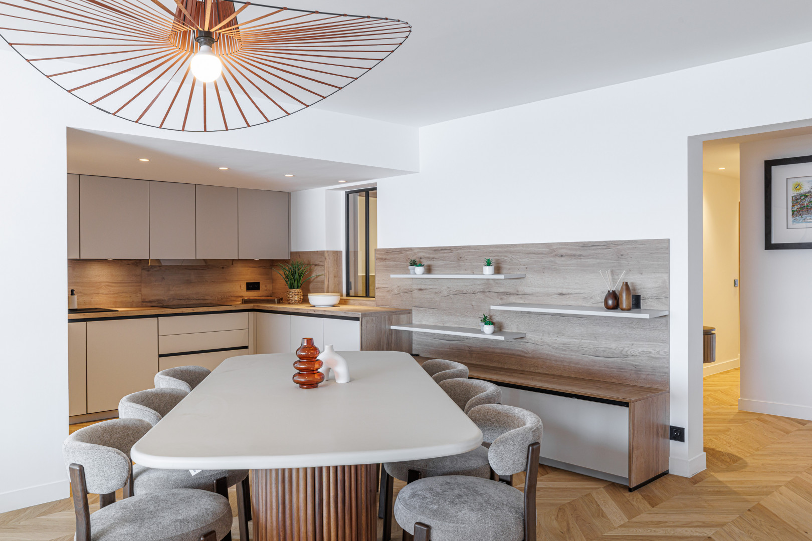 
                                                Vente
                                                 Nice - Promenade des anglais - Magnifique 4 pièces traversant de 115m2 entièrement rénové avec vue mer