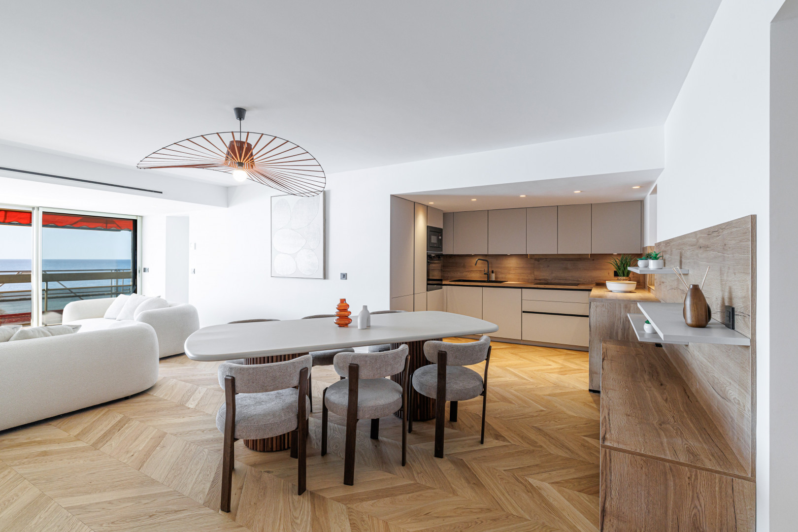 
                                                Vente
                                                 Nice - Promenade des anglais - Magnifique 4 pièces traversant de 115m2 entièrement rénové avec vue mer