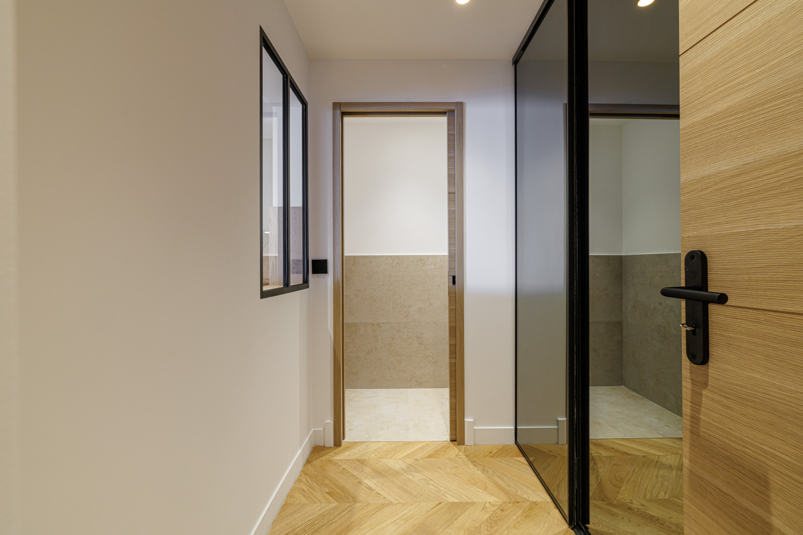 
                                                Vente
                                                 Nice - Promenade des anglais - Magnifique 4 pièces traversant de 115m2 entièrement rénové avec vue mer