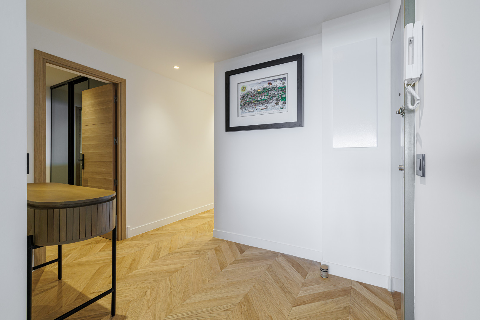 
                                                Vente
                                                 Nice - Promenade des anglais - Magnifique 4 pièces traversant de 115m2 entièrement rénové avec vue mer