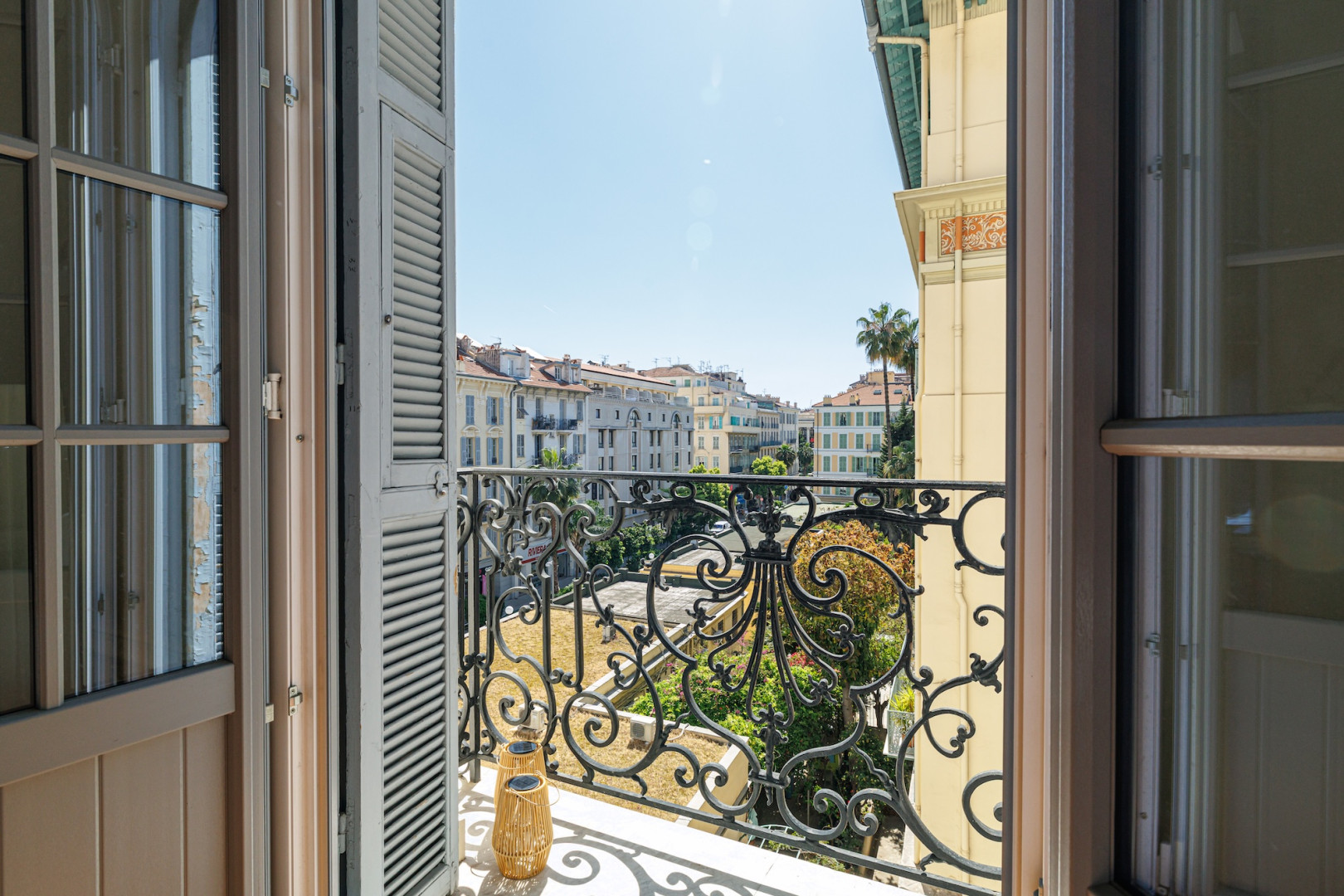 
                                                Vente
                                                 Nice quartier Wilson - Beau 4/5 pièces de 145 m² dans magnifique immeuble bourgeois