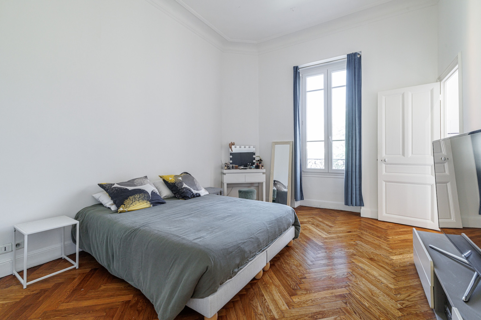 
                                                Vente
                                                 Nice quartier Wilson - Beau 4/5 pièces de 145 m² dans magnifique immeuble bourgeois