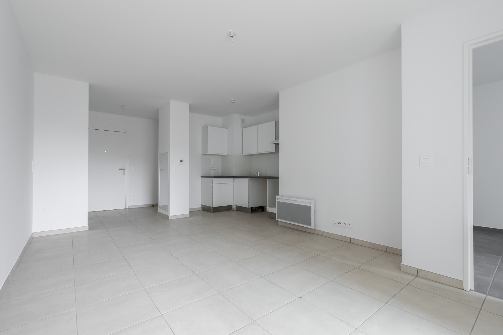 
                                                Location
                                                 NICE / RIQUIER - Appartement 2 pièces à louer avec terrasse et stationnement