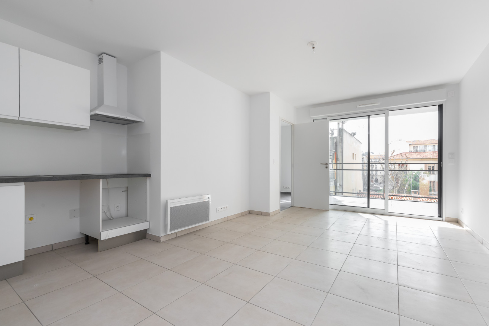 
                                                Location
                                                 NICE / RIQUIER - Appartement 2 pièces à louer avec terrasse et stationnement