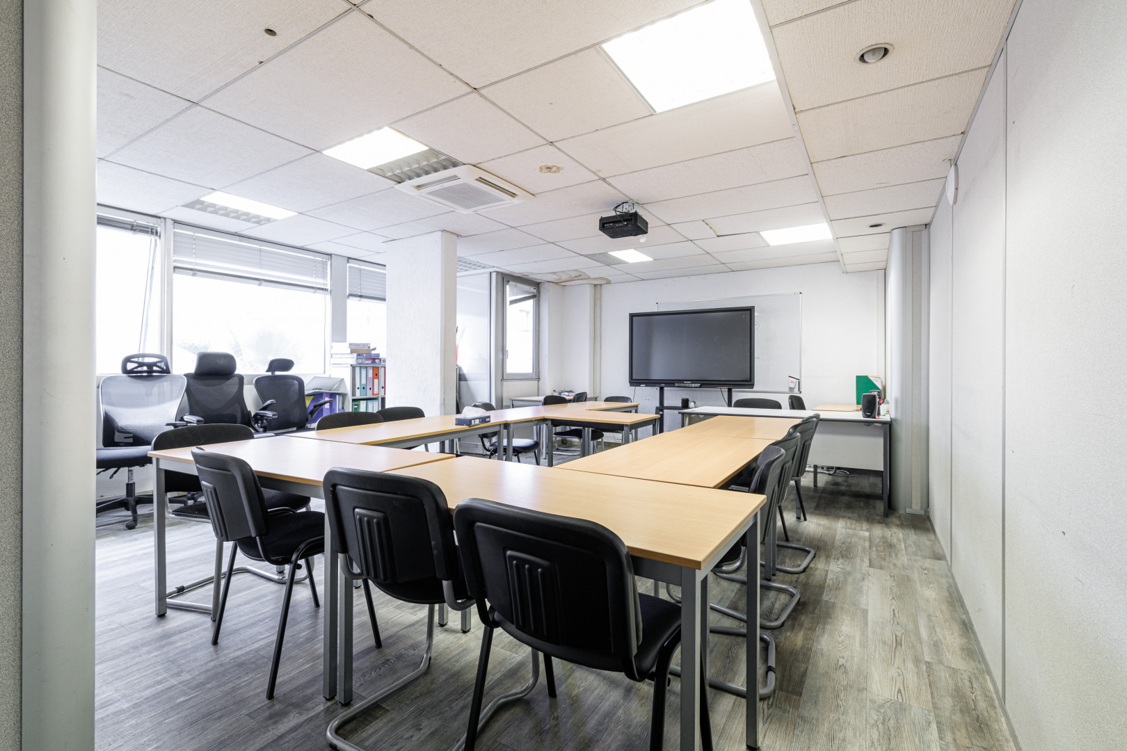 
                                                Location
                                                 NICE - RTE DE GRENOBLE