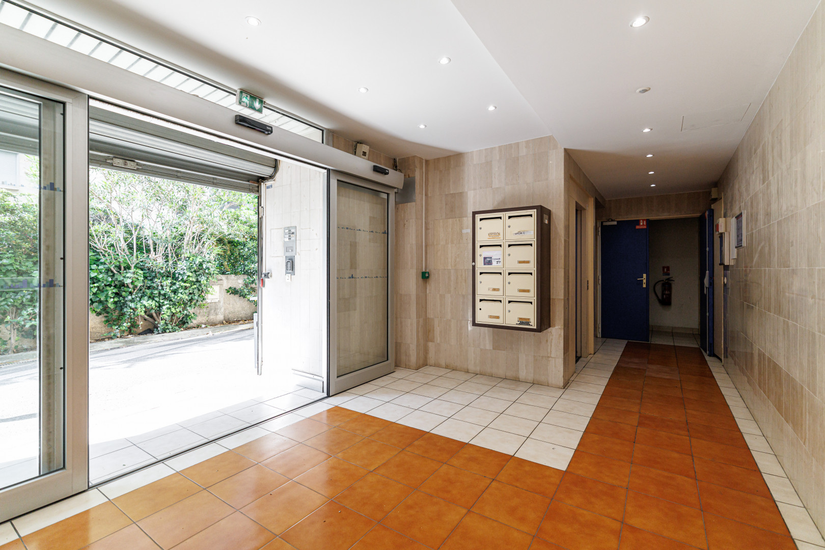 
                                                Location
                                                 NICE - RTE DE GRENOBLE