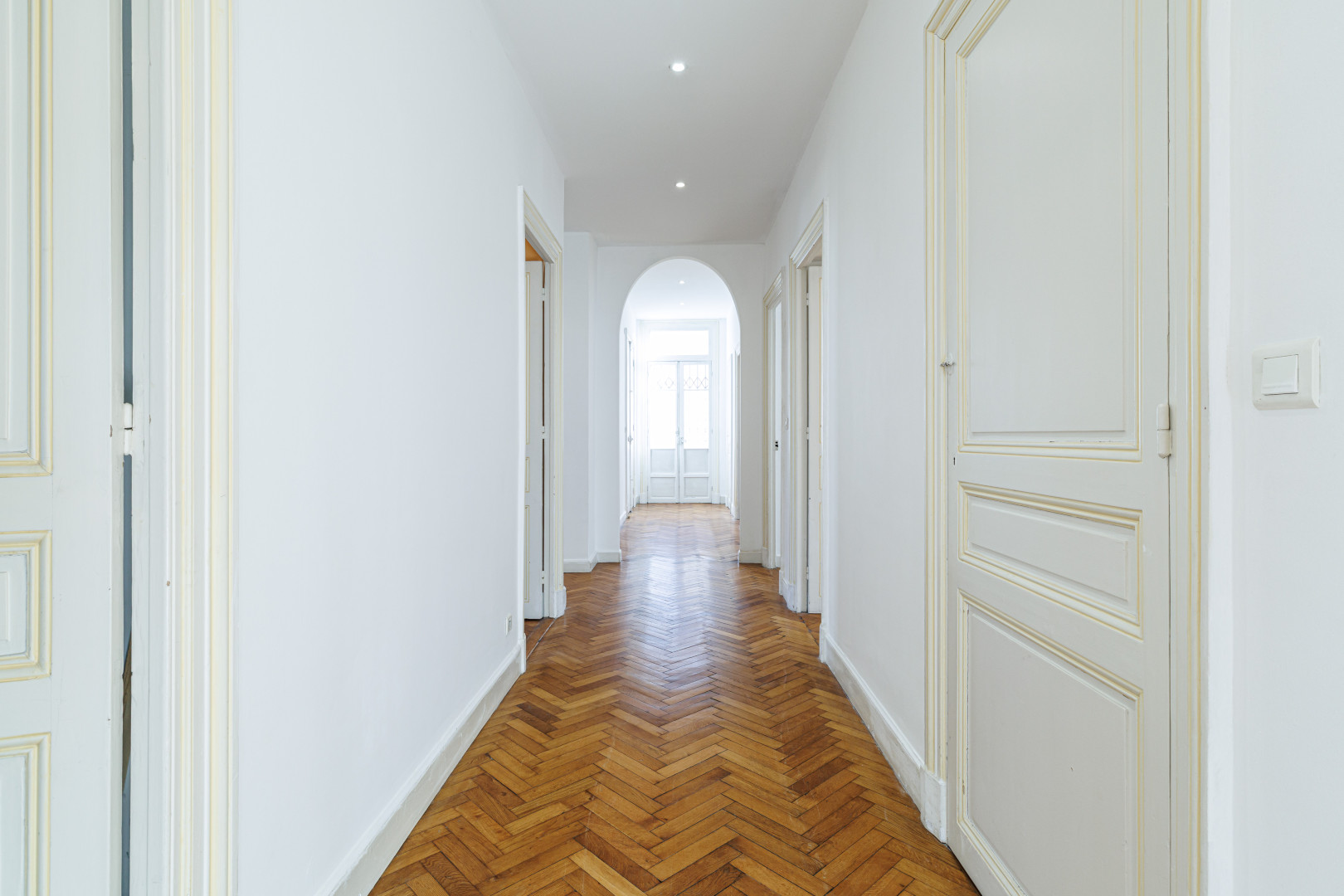 
                                                Vente
                                                 Nice - Saint-Sylvestre- Grand 5/6 pièces dans une maison bourgeoise avec parc à usage exclusif