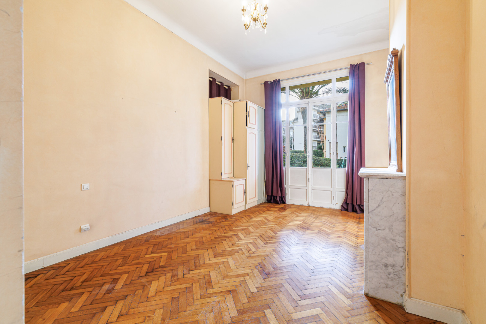 
                                                Vente
                                                 Nice - Saint-Sylvestre- Grand 5/6 pièces dans une maison bourgeoise avec parc à usage exclusif