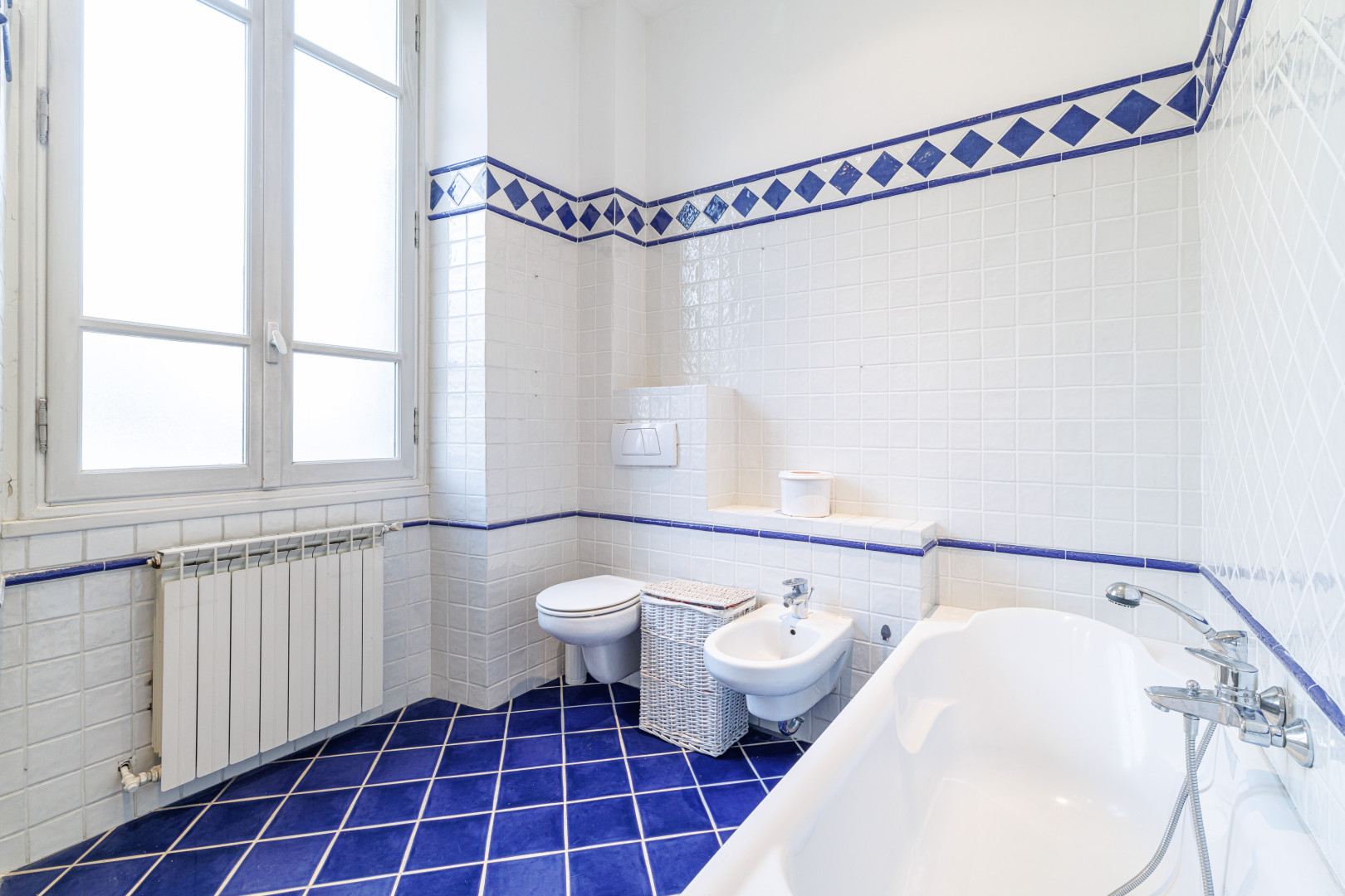 
                                                Vente
                                                 Nice - Saint-Sylvestre- Grand 5/6 pièces dans une maison bourgeoise avec parc à usage exclusif