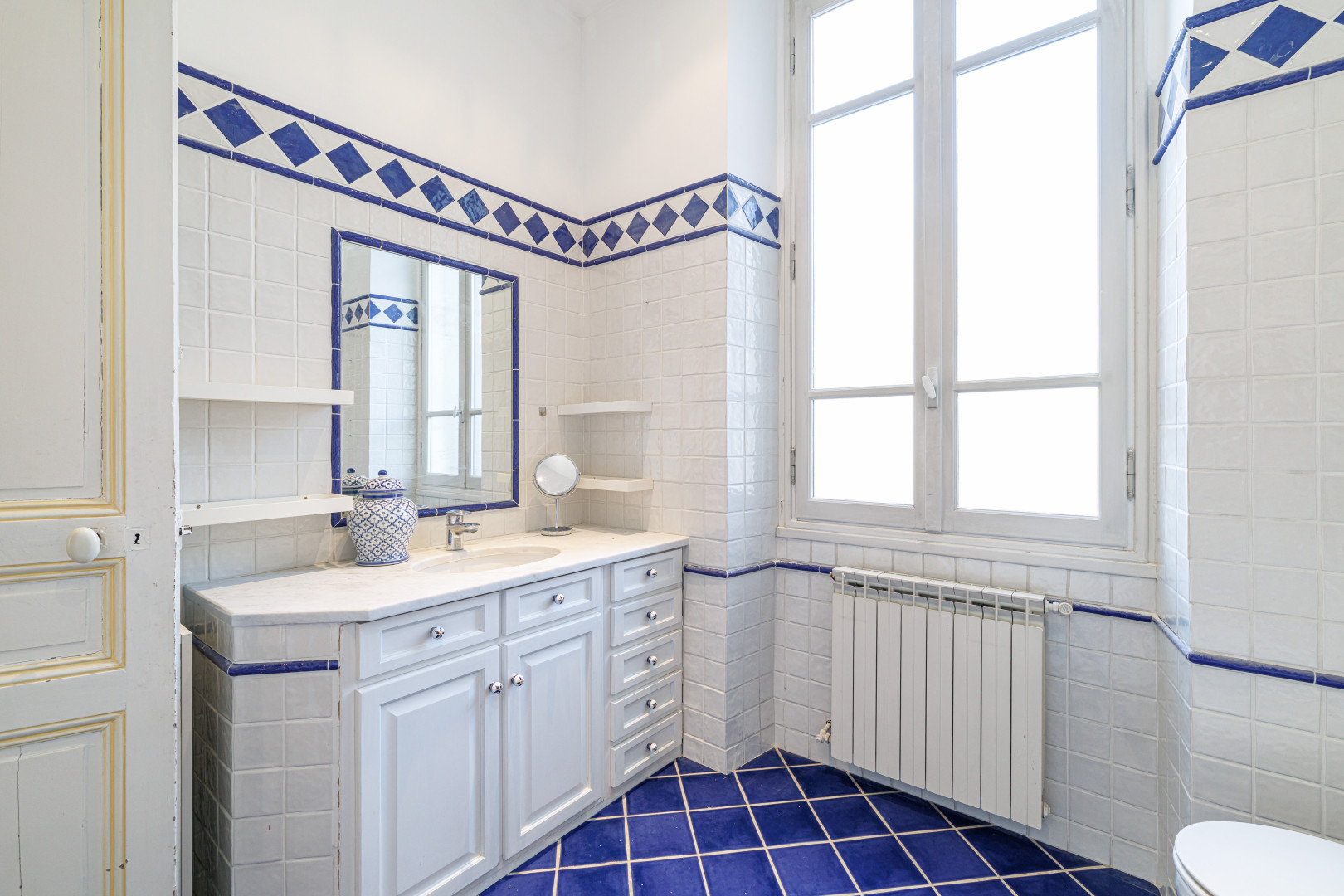 
                                                Vente
                                                 Nice - Saint-Sylvestre- Grand 5/6 pièces dans une maison bourgeoise avec parc à usage exclusif