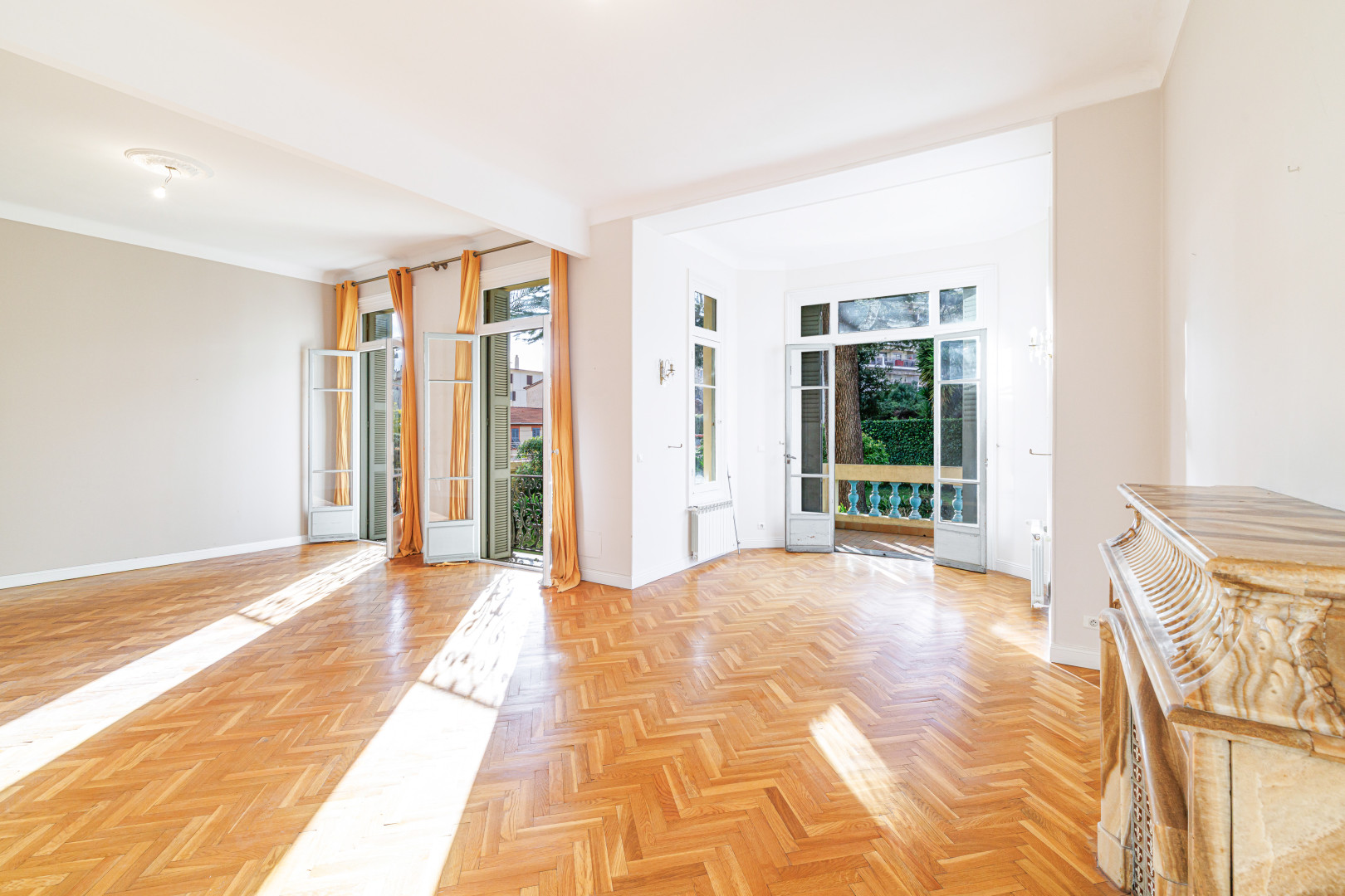 
                                                Vente
                                                 Nice - Saint-Sylvestre- Grand 5/6 pièces