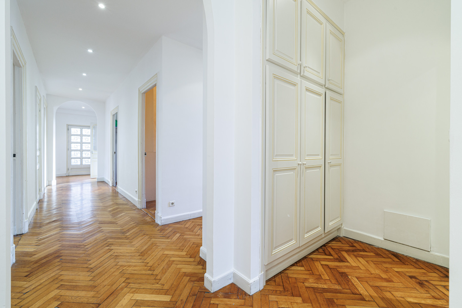 
                                                Vente
                                                 Nice - Saint-Sylvestre- Grand 5/6 pièces